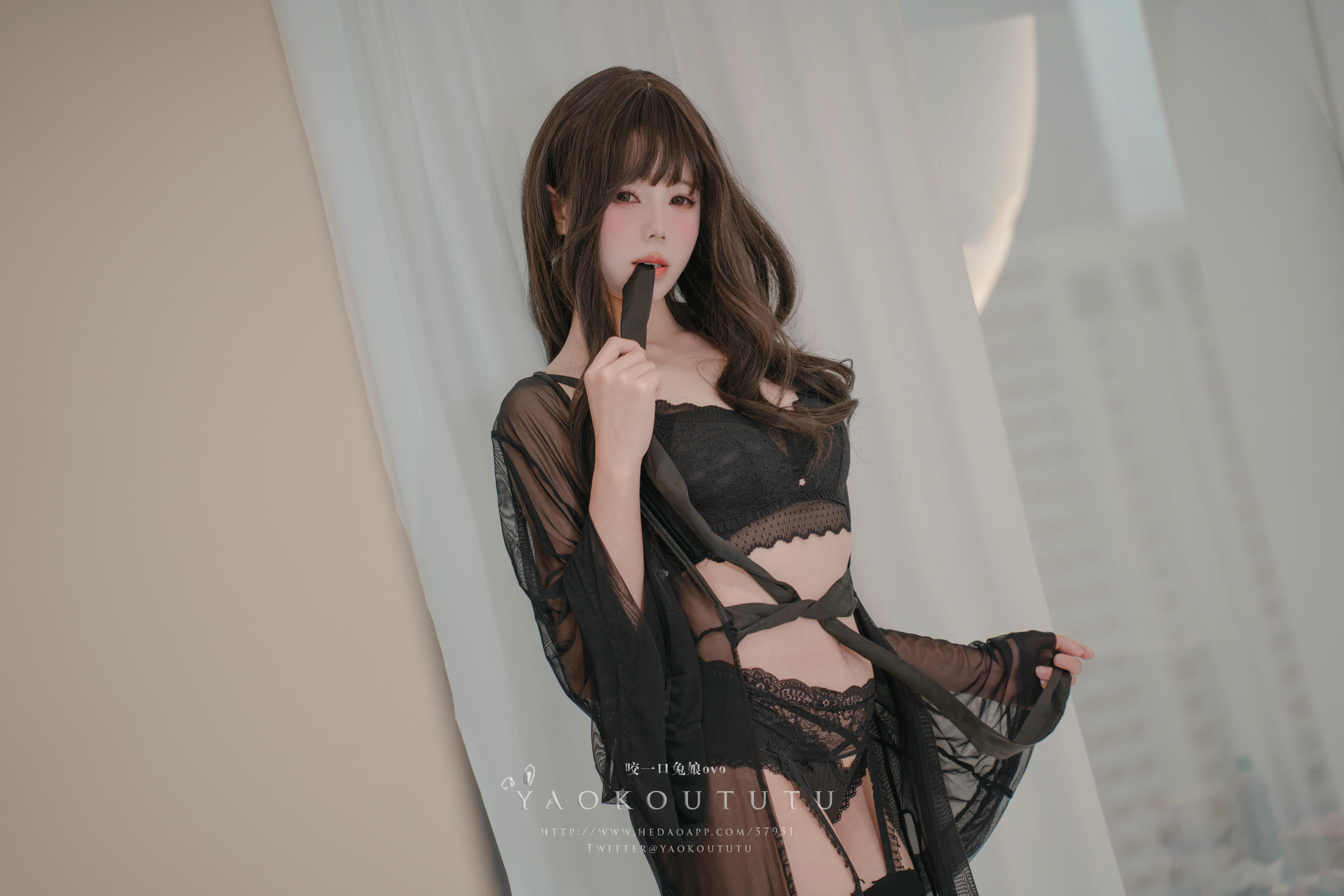 黏黏团子兔 NO.062 咬一口兔娘ovo 六月订阅『微醺大姐姐』[72P+1V 1.56GB]_第1集