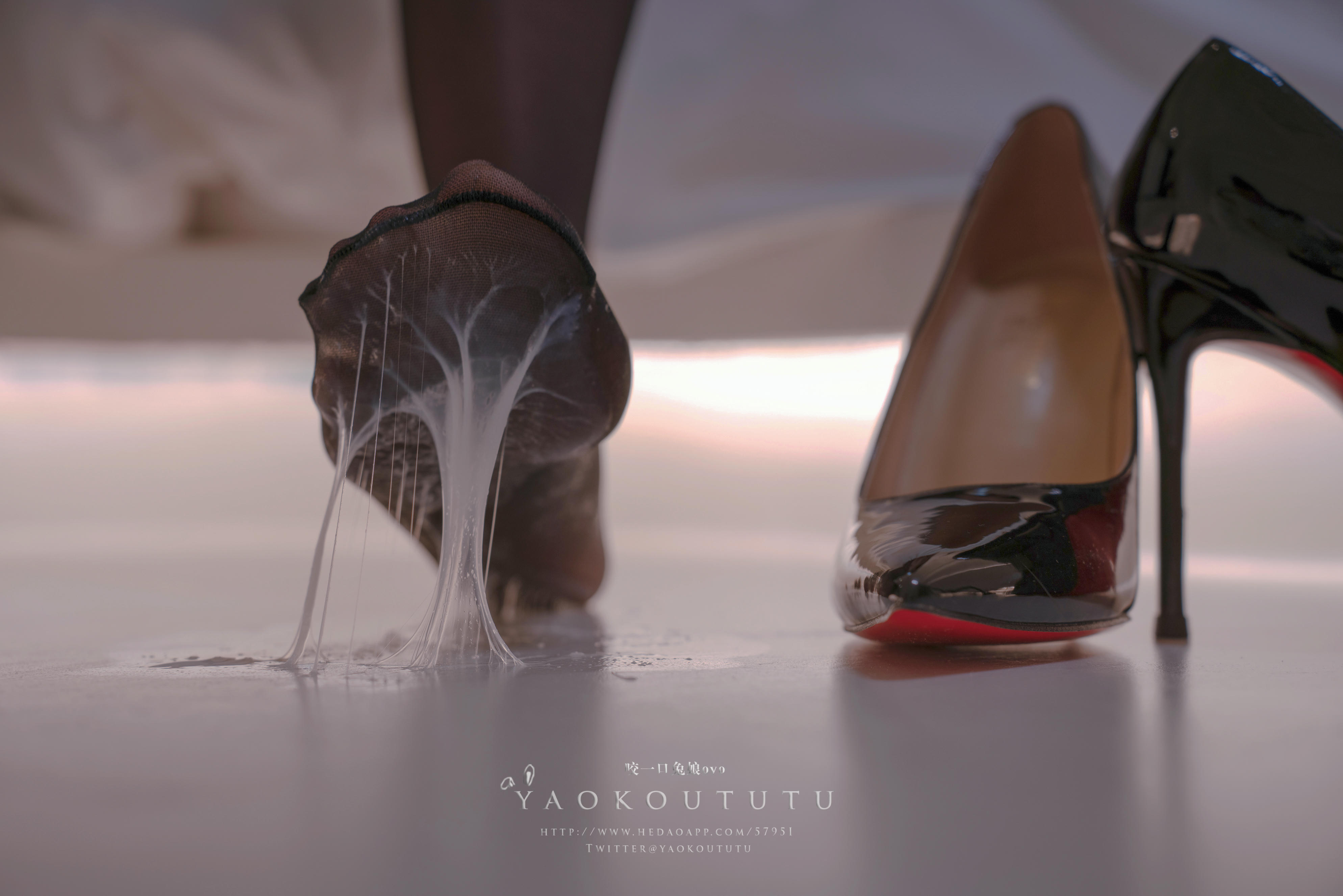 黏黏团子兔 NO.062 咬一口兔娘ovo 六月订阅『微醺大姐姐』[72P+1V 1.56GB]_第4集