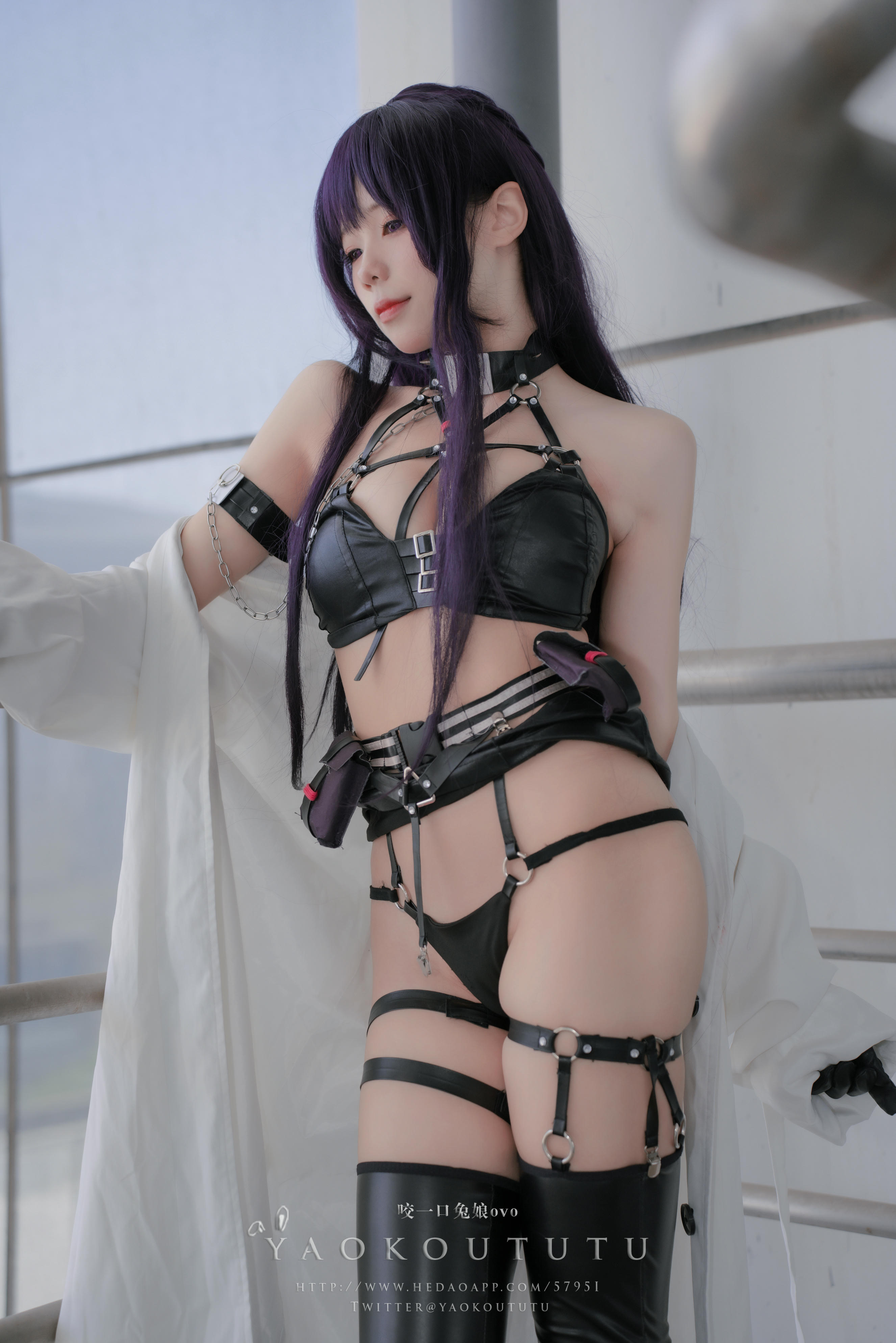 黏黏团子兔 NO.066 咬一口兔娘ovo 漫展 米哈拉『烤全兔专属配菜』[27P1V-719MB]_第1集