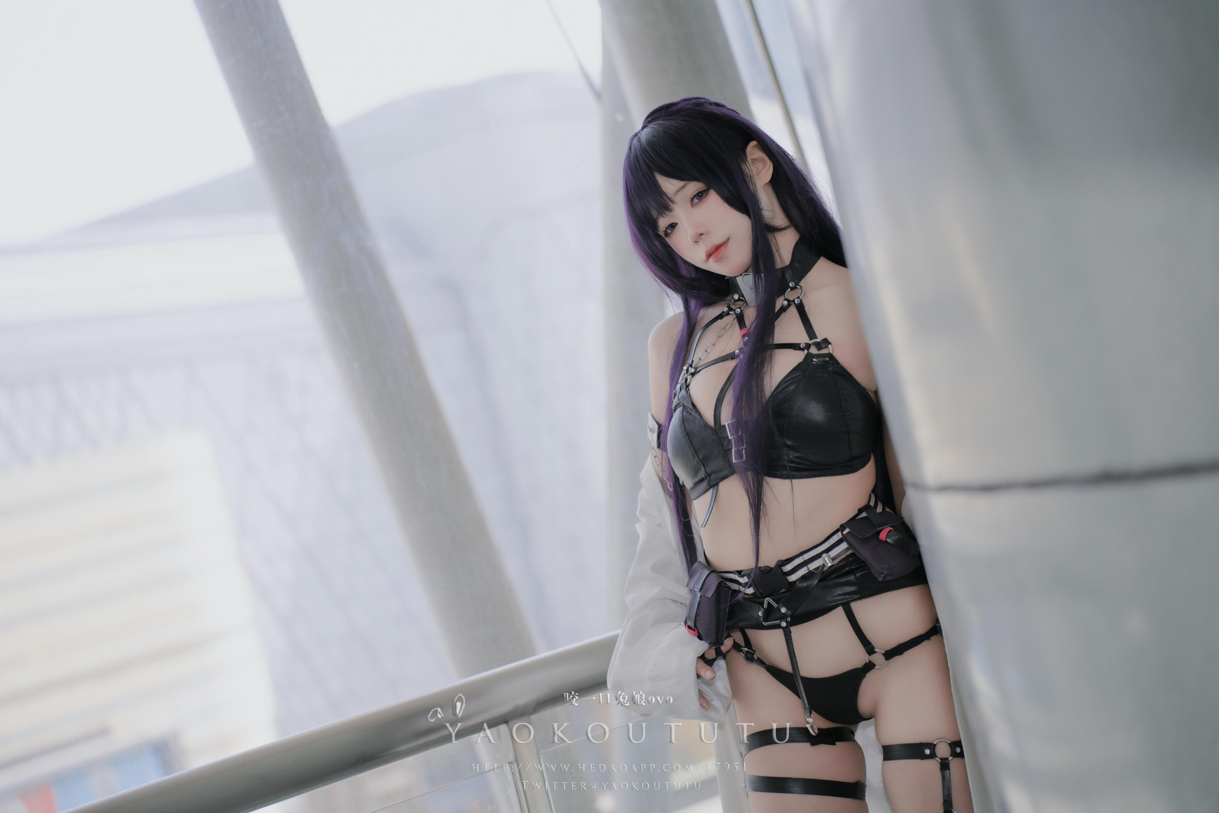 黏黏团子兔 NO.066 咬一口兔娘ovo 漫展 米哈拉『烤全兔专属配菜』[27P1V-719MB]_第1集