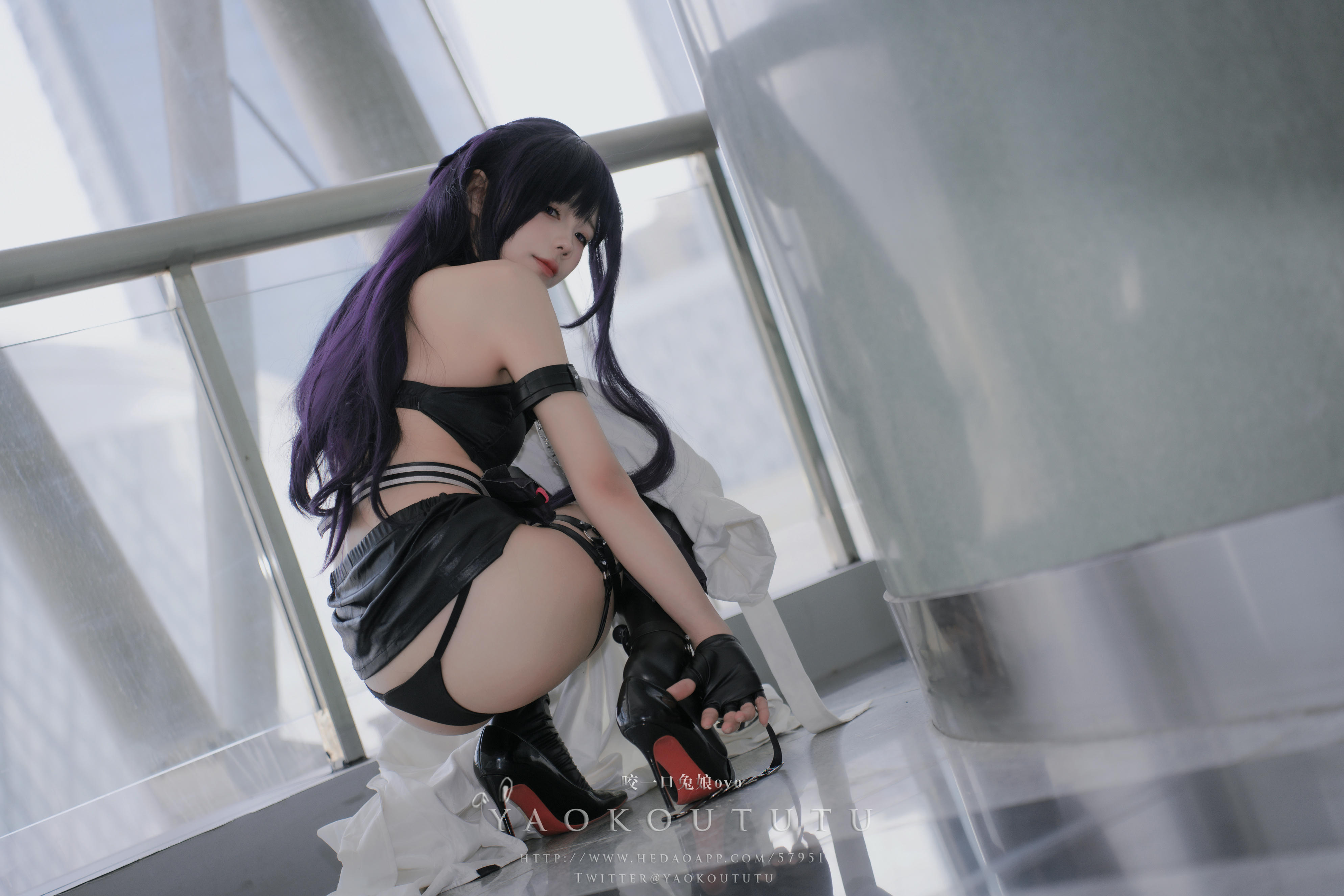 黏黏团子兔 NO.066 咬一口兔娘ovo 漫展 米哈拉『烤全兔专属配菜』[27P1V-719MB]_第1集