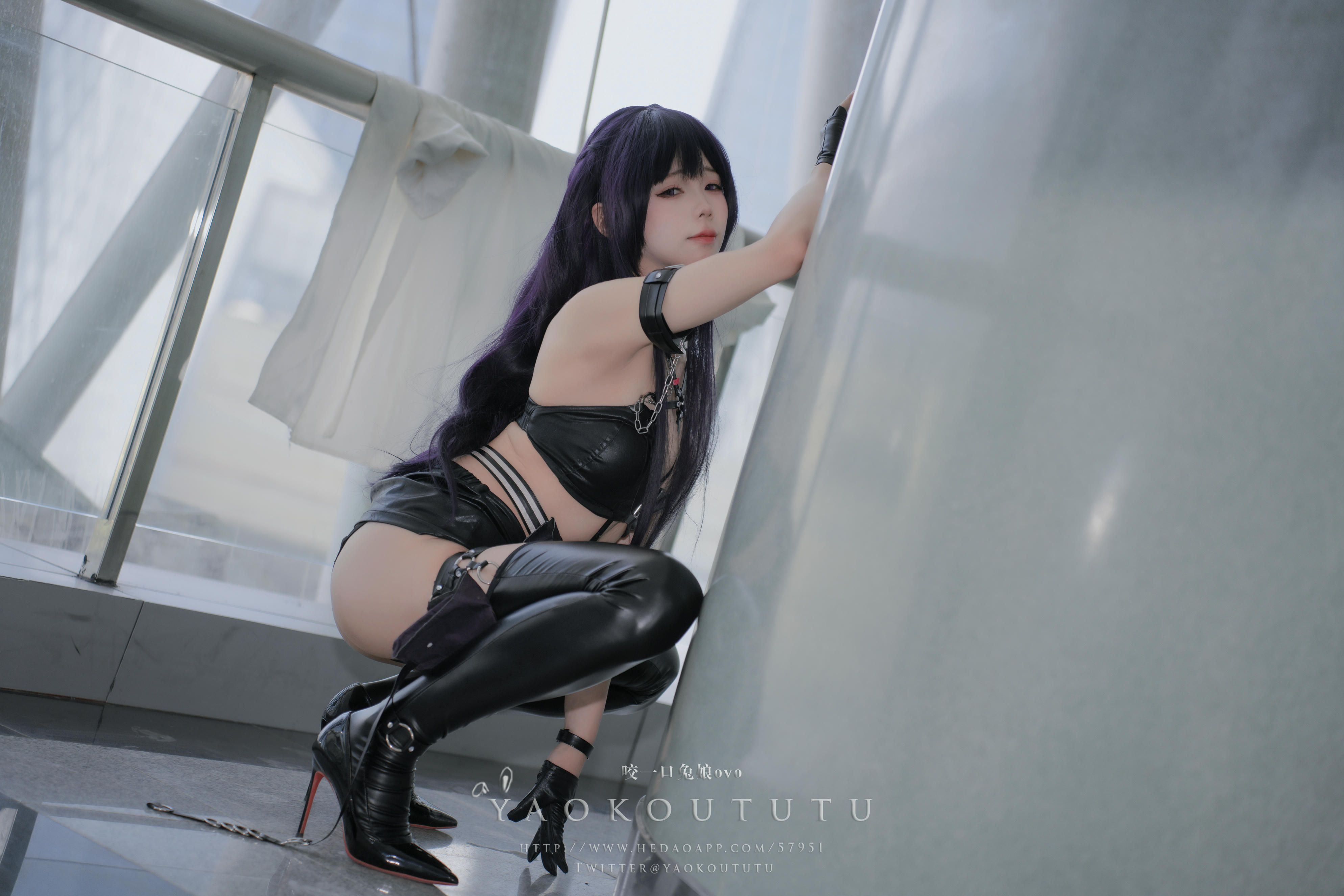 黏黏团子兔 NO.066 咬一口兔娘ovo 漫展 米哈拉『烤全兔专属配菜』[27P1V-719MB]_第1集