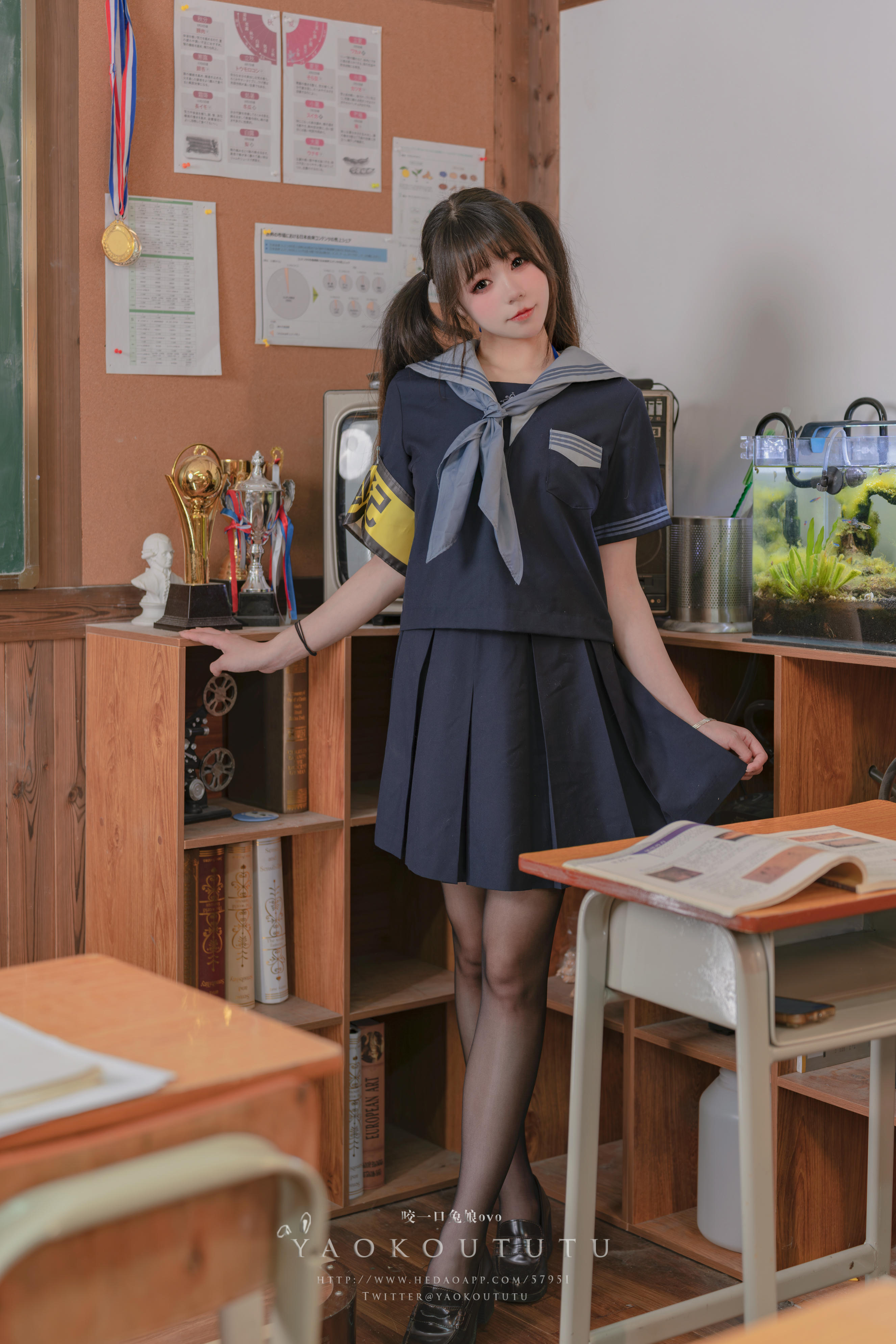 黏黏团子兔 NO.070 咬一口兔娘ovo『学生会长竞选中 脸红的思春期』[55P+1V 1.24GB]_第1集