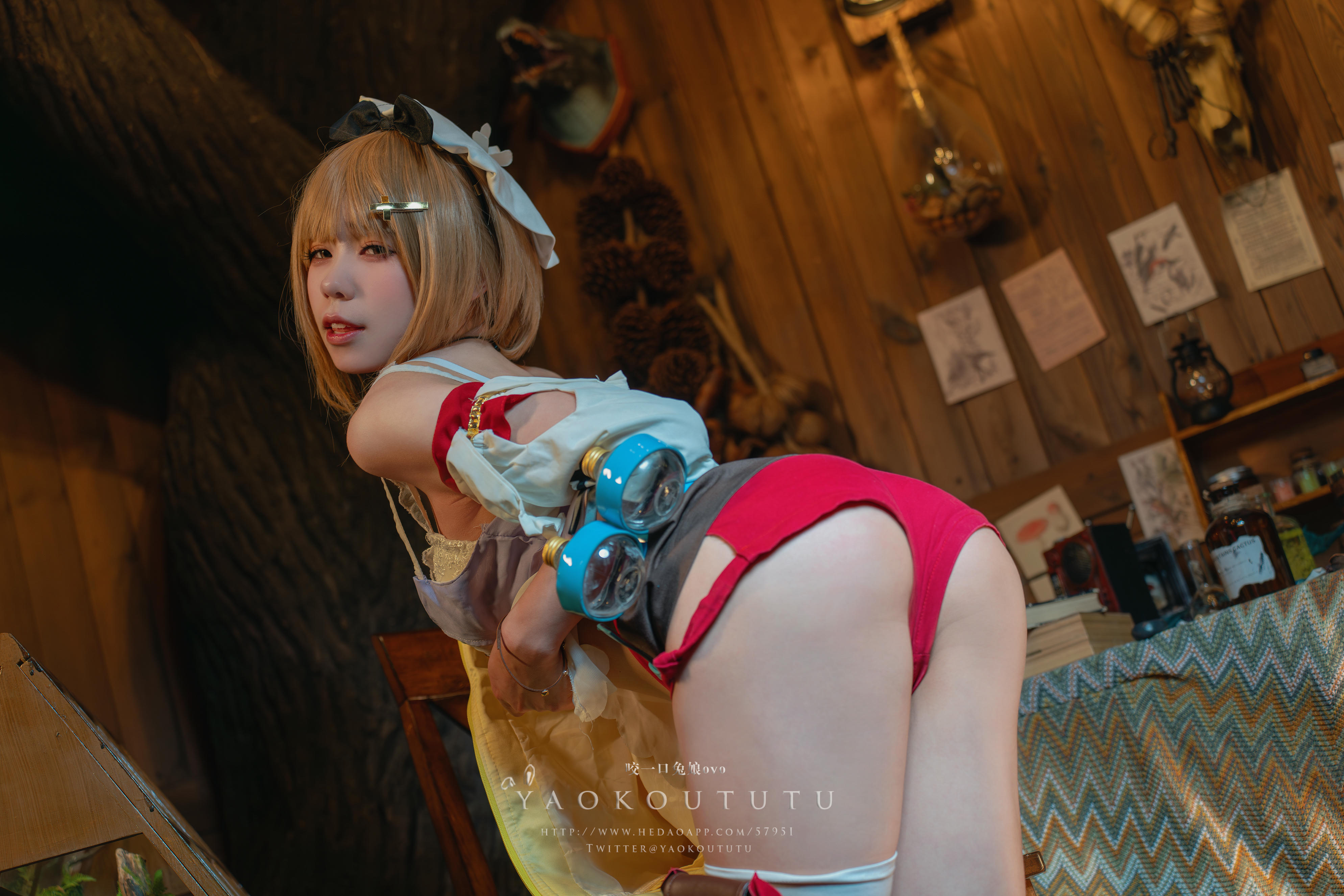 黏黏团子兔 NO.073 咬一口兔娘ovo 『莱莎的秘密工坊』和我交往吗 [53P1V 1.12GB]_第2集