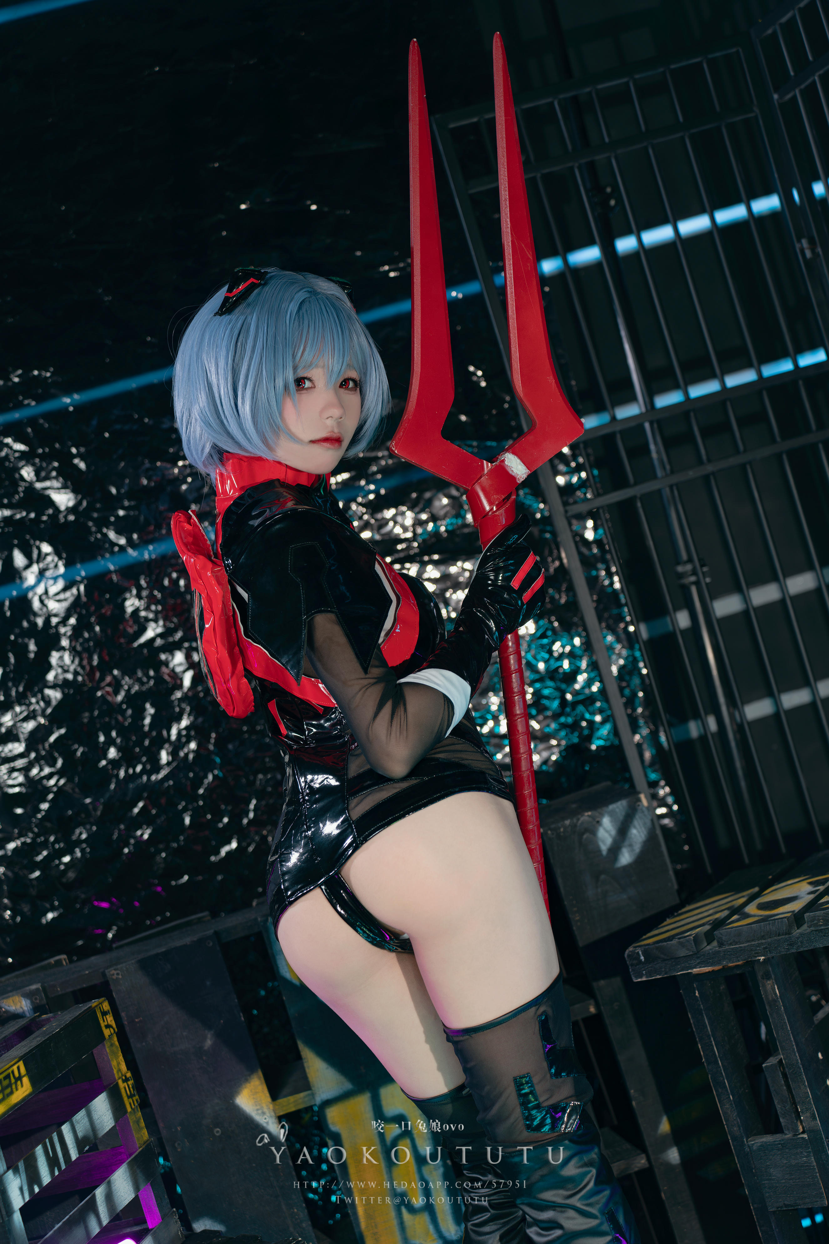 黏黏团子兔 NO.075 咬一口兔娘ovo『黑凌波+1V小剧场』[51P1V 1GB]_第1集