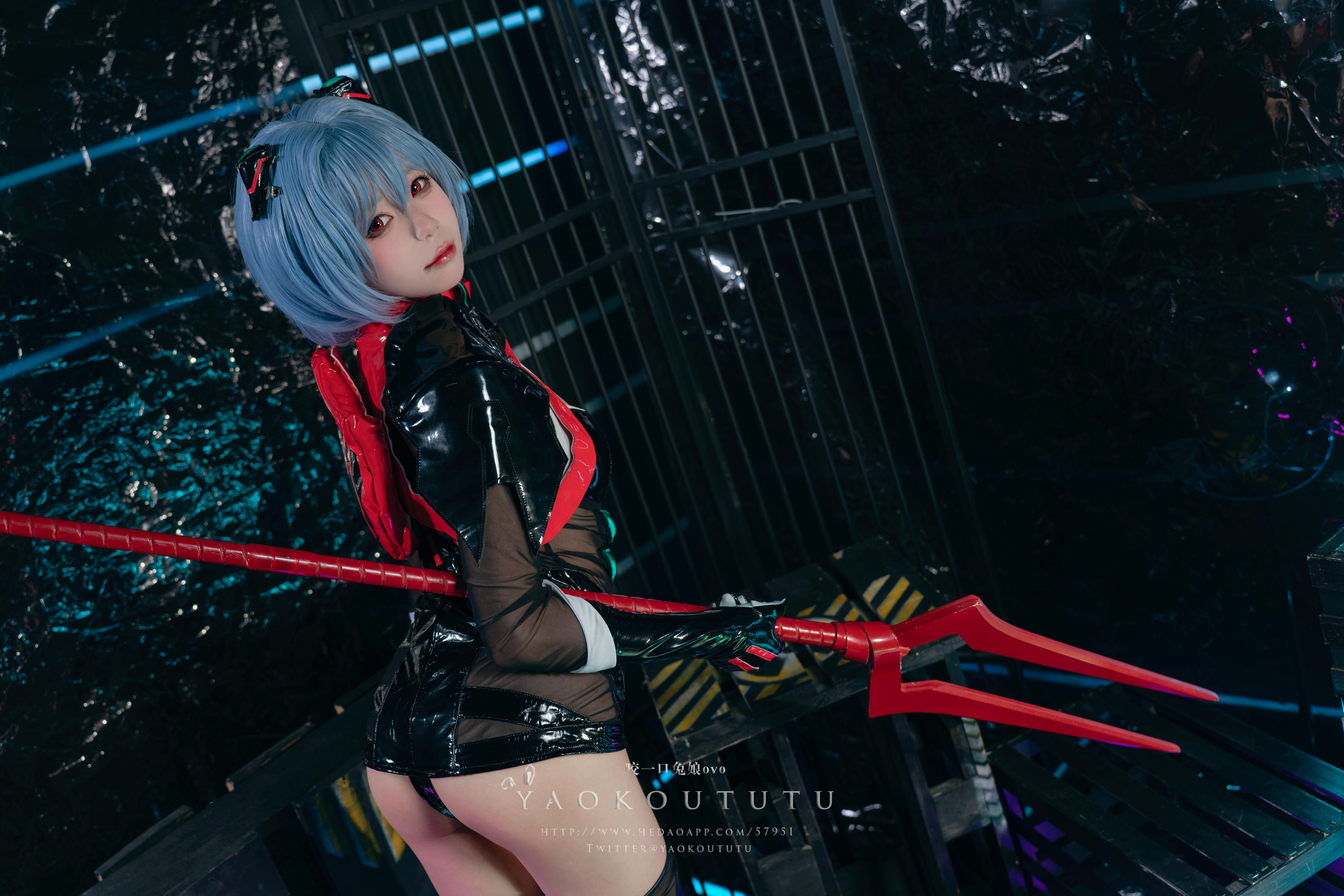 黏黏团子兔 NO.075 咬一口兔娘ovo『黑凌波+1V小剧场』[51P1V 1GB]_第1集