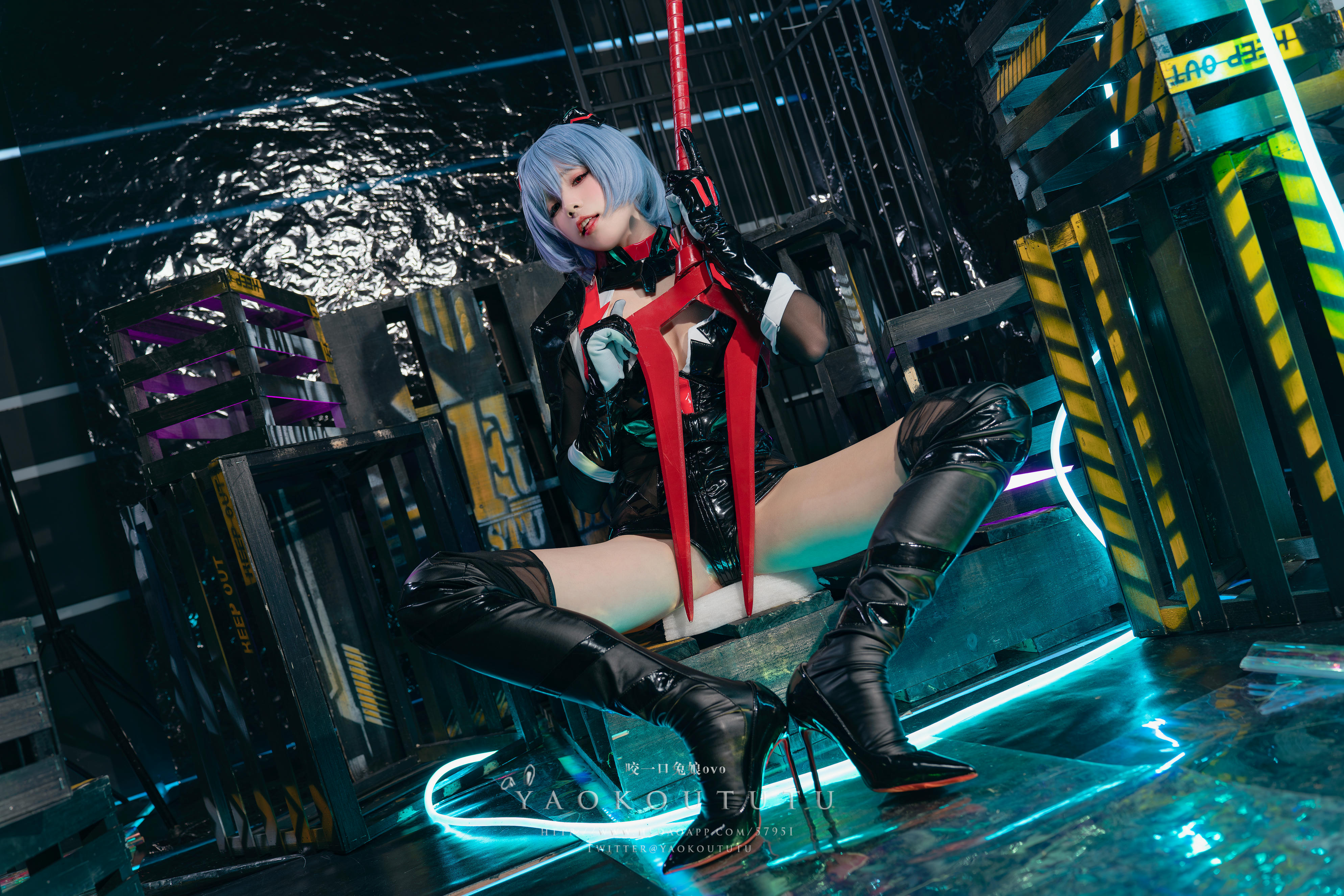 黏黏团子兔 NO.075 咬一口兔娘ovo『黑凌波+1V小剧场』[51P1V 1GB]_第1集