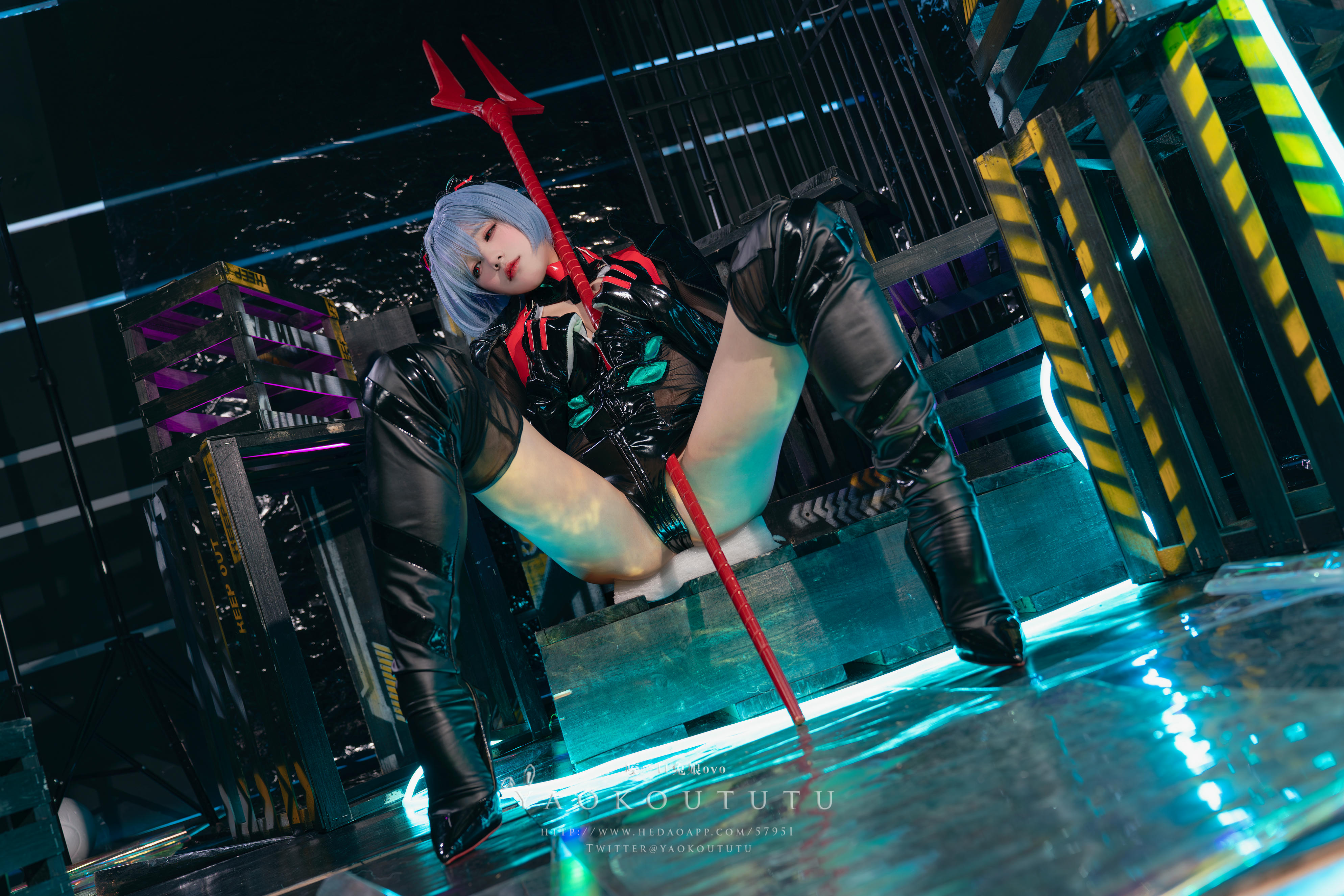 黏黏团子兔 NO.075 咬一口兔娘ovo『黑凌波+1V小剧场』[51P1V 1GB]_第2集