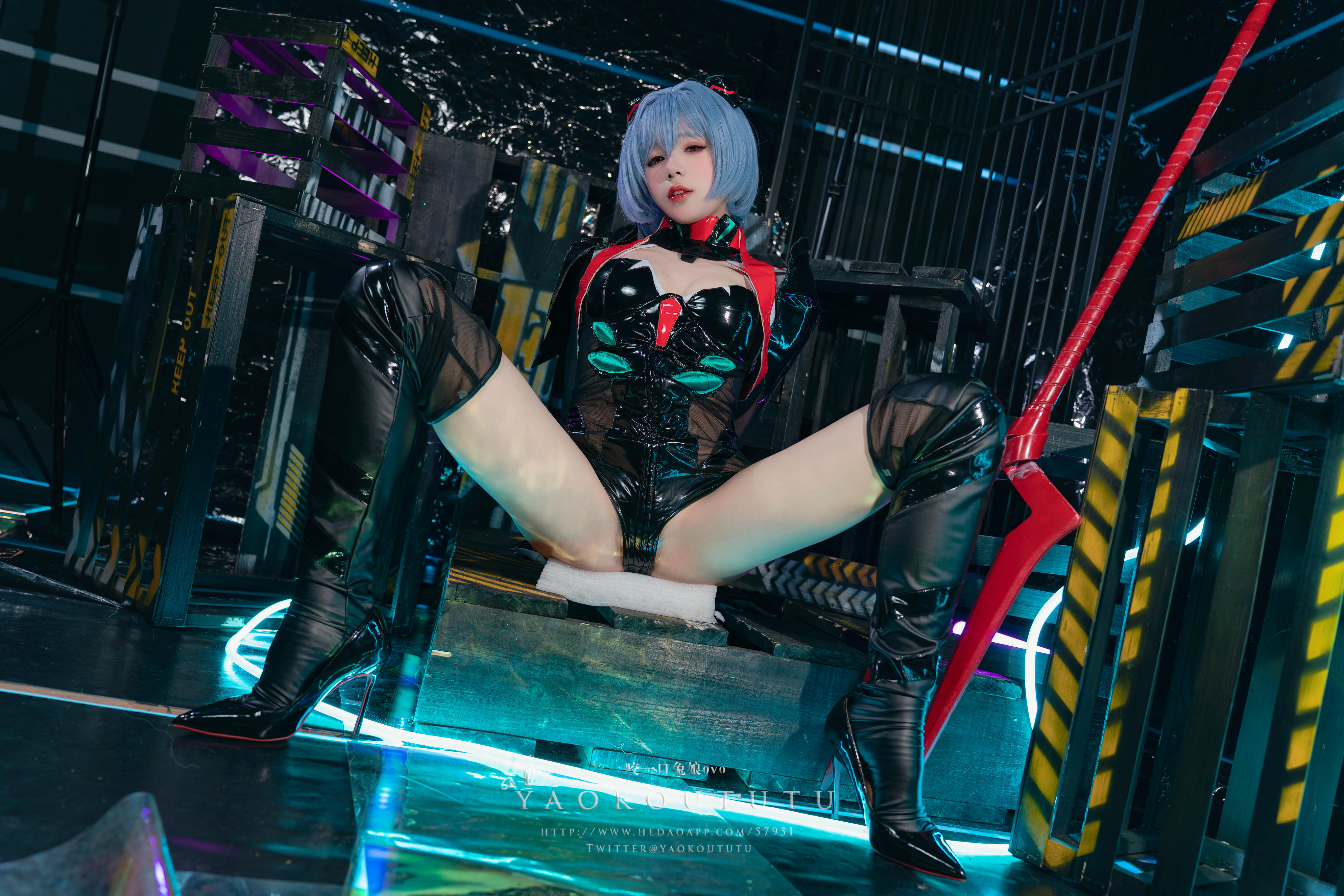 黏黏团子兔 NO.075 咬一口兔娘ovo『黑凌波+1V小剧场』[51P1V 1GB]_第2集