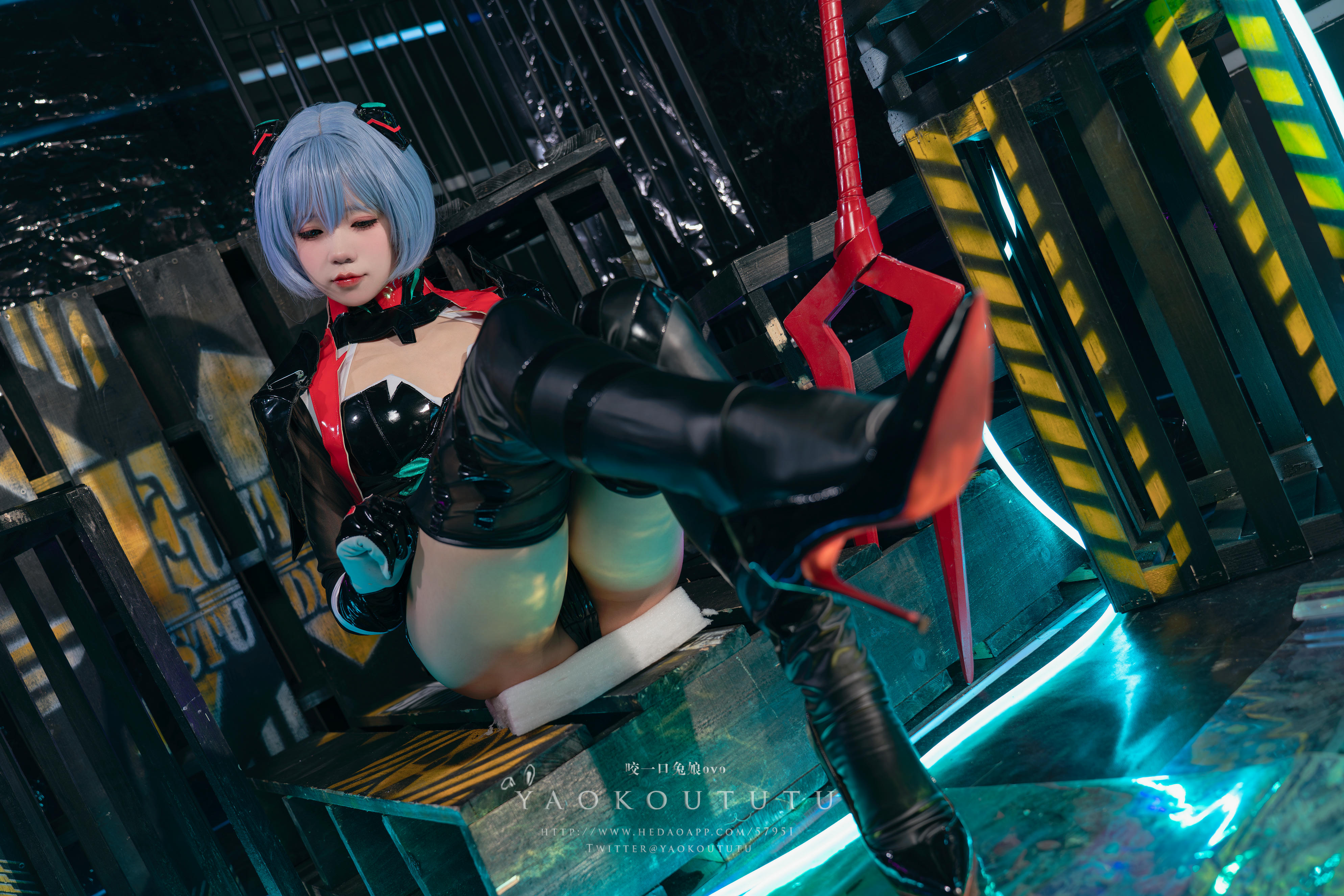 黏黏团子兔 NO.075 咬一口兔娘ovo『黑凌波+1V小剧场』[51P1V 1GB]_第2集