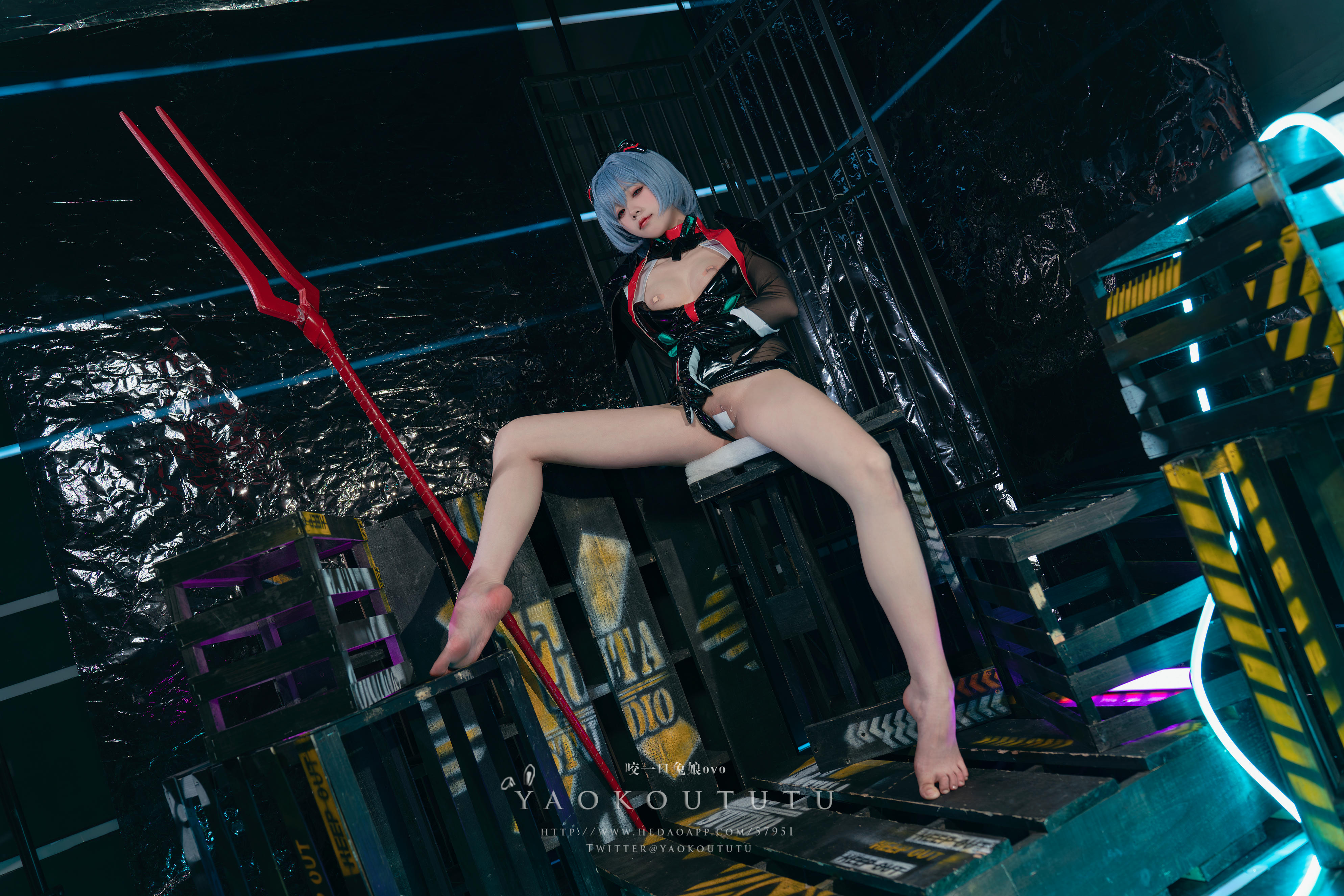 黏黏团子兔 NO.075 咬一口兔娘ovo『黑凌波+1V小剧场』[51P1V 1GB]_第2集