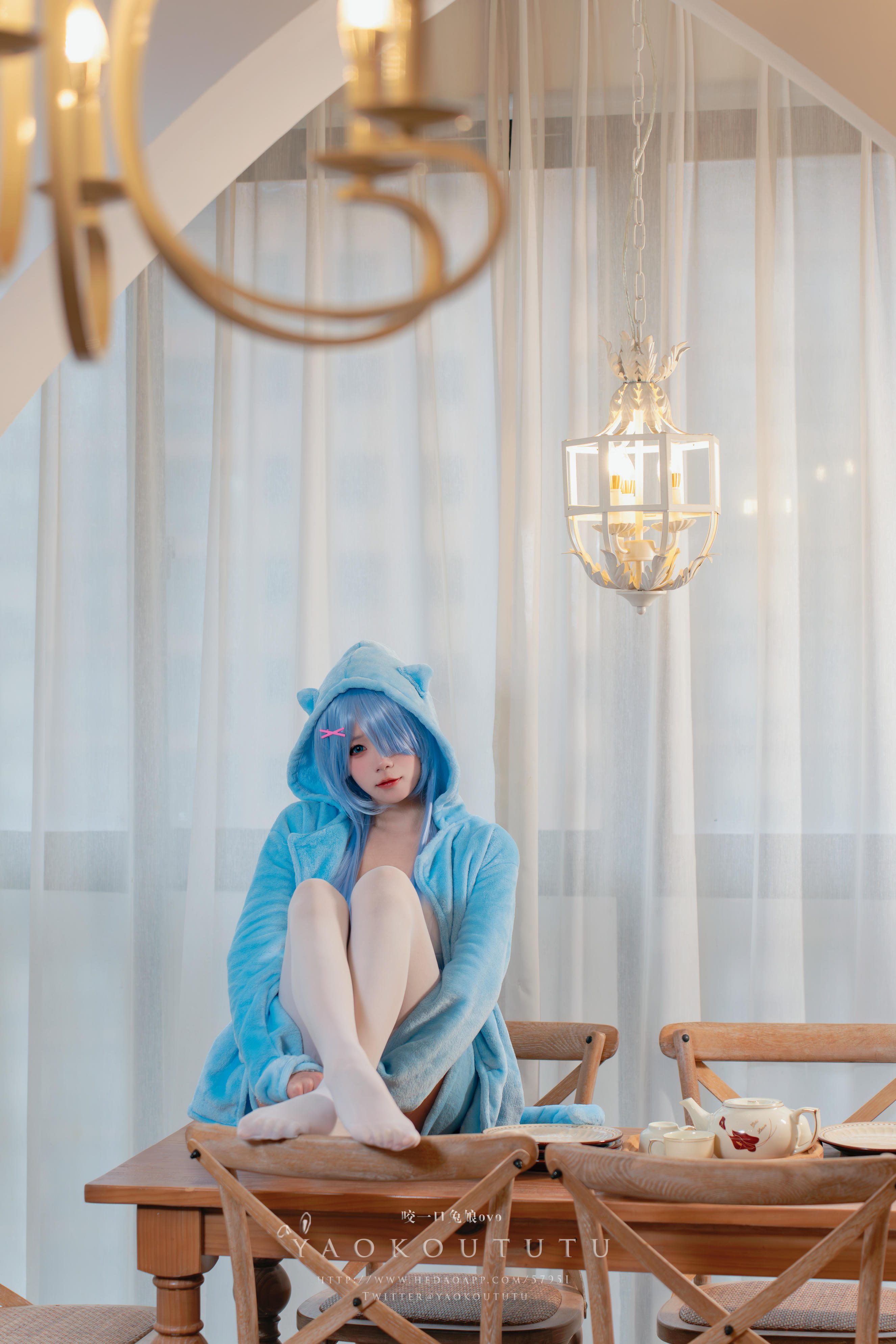 黏黏团子兔 NO.077 咬一口兔娘ovo『蕾姆喵喵+1V小剧场』[50P 1V 1.16GB]_第1集