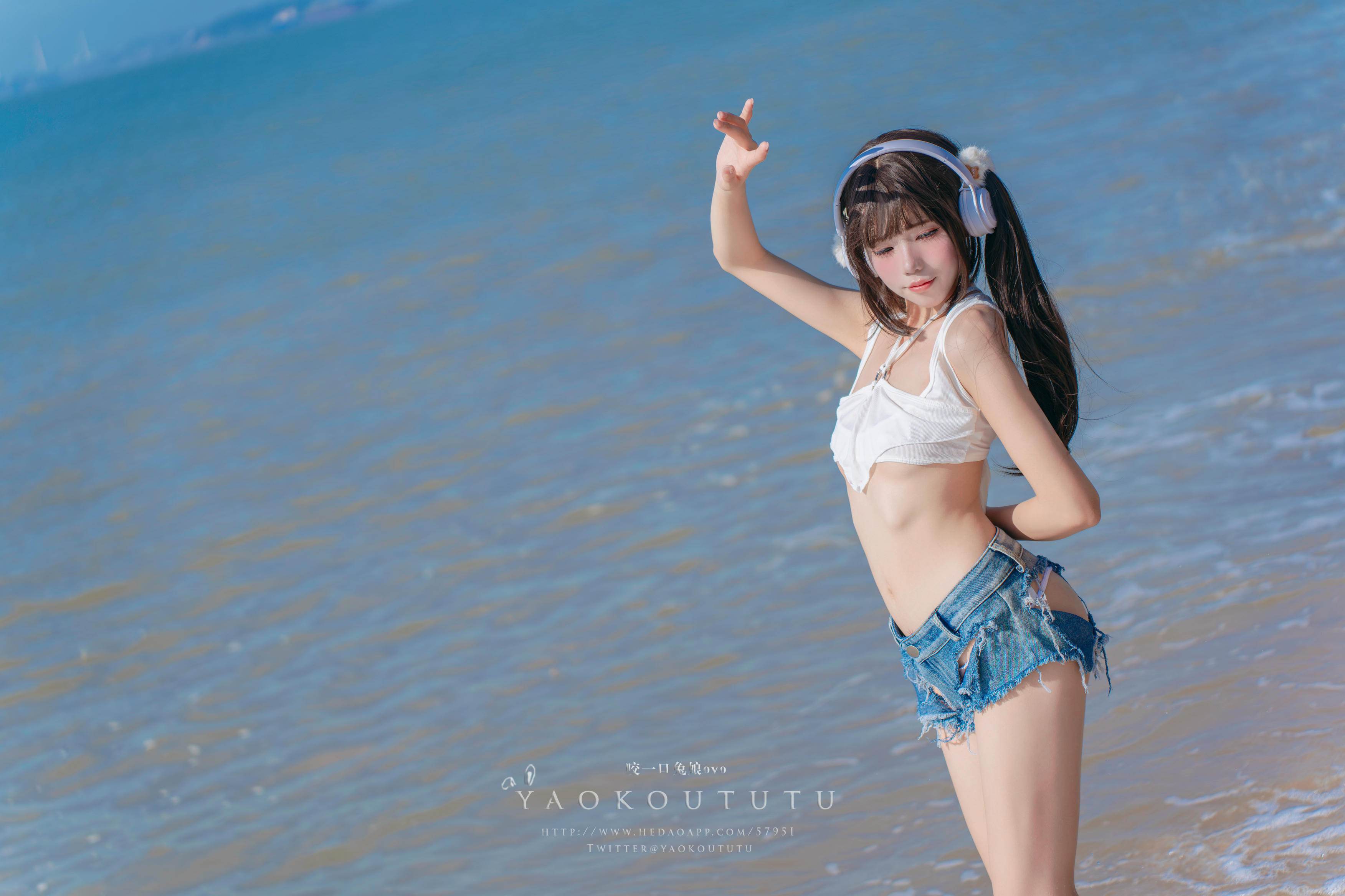 黏黏团子兔 NO.081 咬一口兔娘ovo 八月订阅『海音旋律』Mr.Chu [71P1V 1.44GB]_第3集