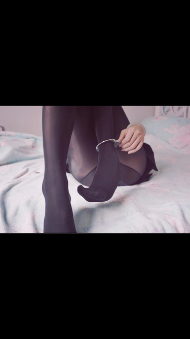 眼酱大魔王w 合集2 - 1-黑丝居家_第1集