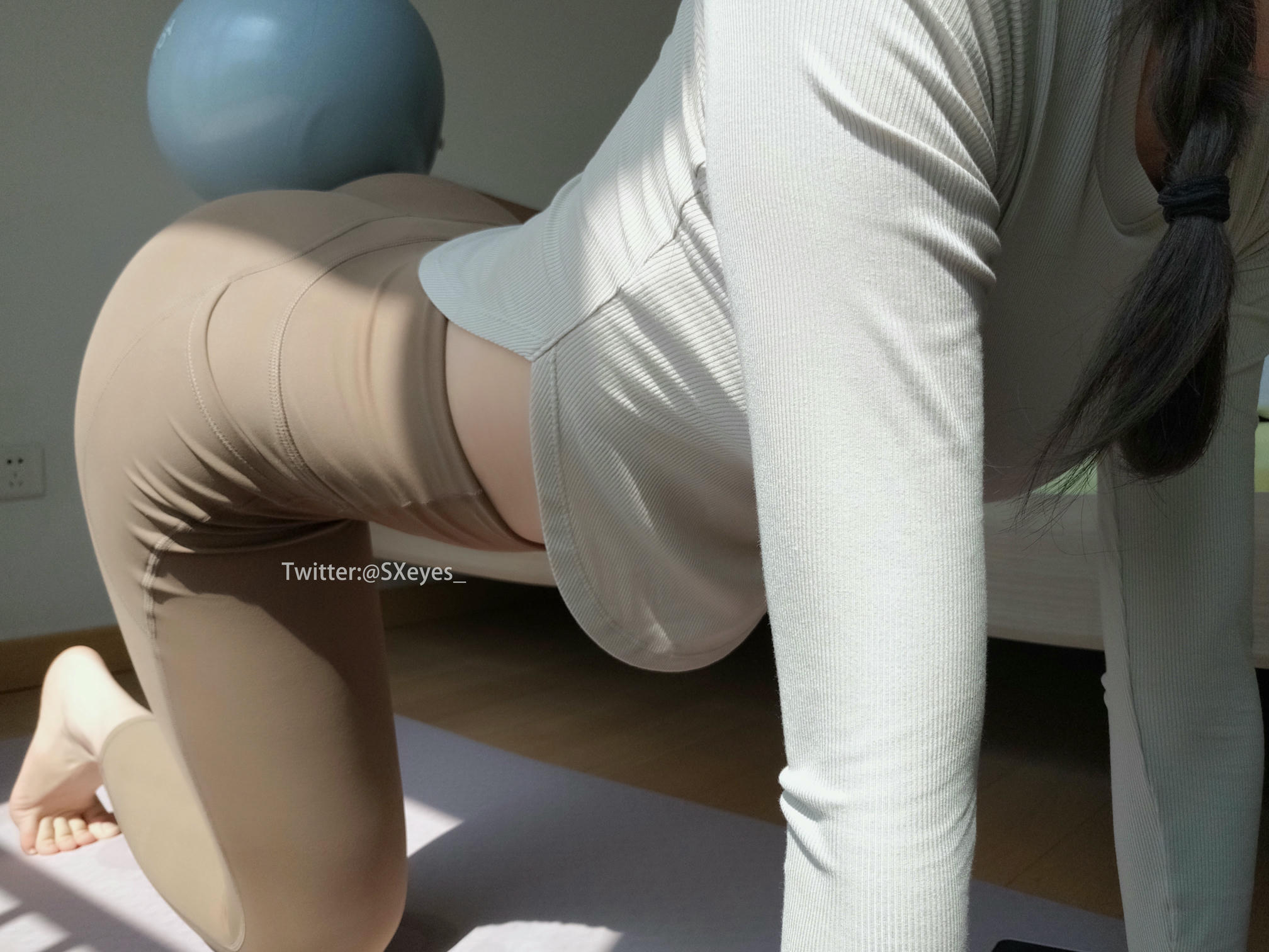 眼酱大魔王w NO.044 Vol.32 瑜伽服 [32P-160MB]_第2集