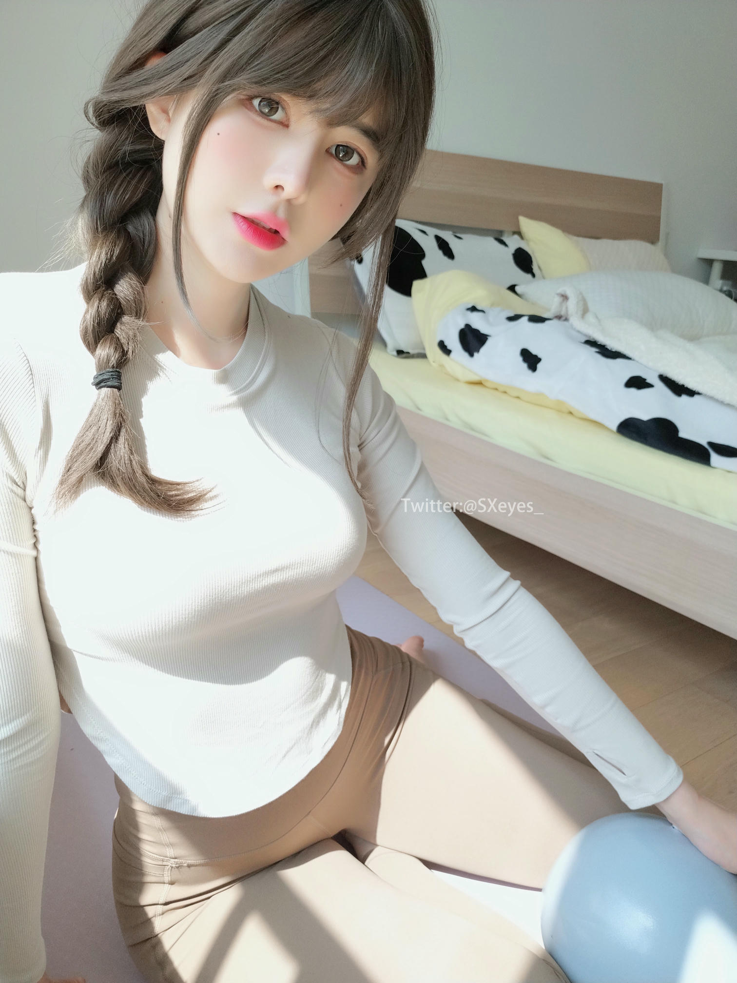 眼酱大魔王w NO.044 Vol.32 瑜伽服 [32P-160MB]_第2集