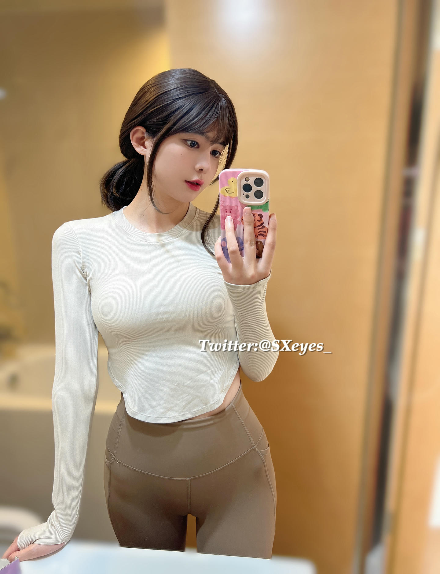 眼酱大魔王w NO.045 Fantia 01-03月合集 (17套) [79P1V-422MB]-20220309 1648 ヨガ服💪🏻✨_第1集