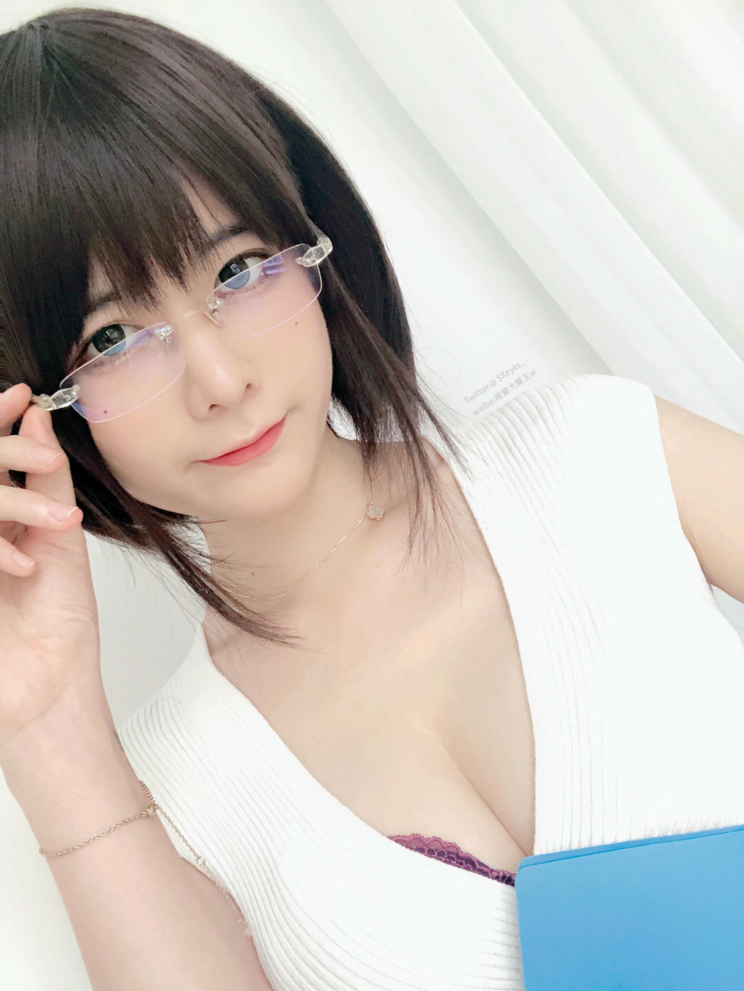 眼酱大魔王w NO.008 办公小姐姐w [26P-89MB]_第1集