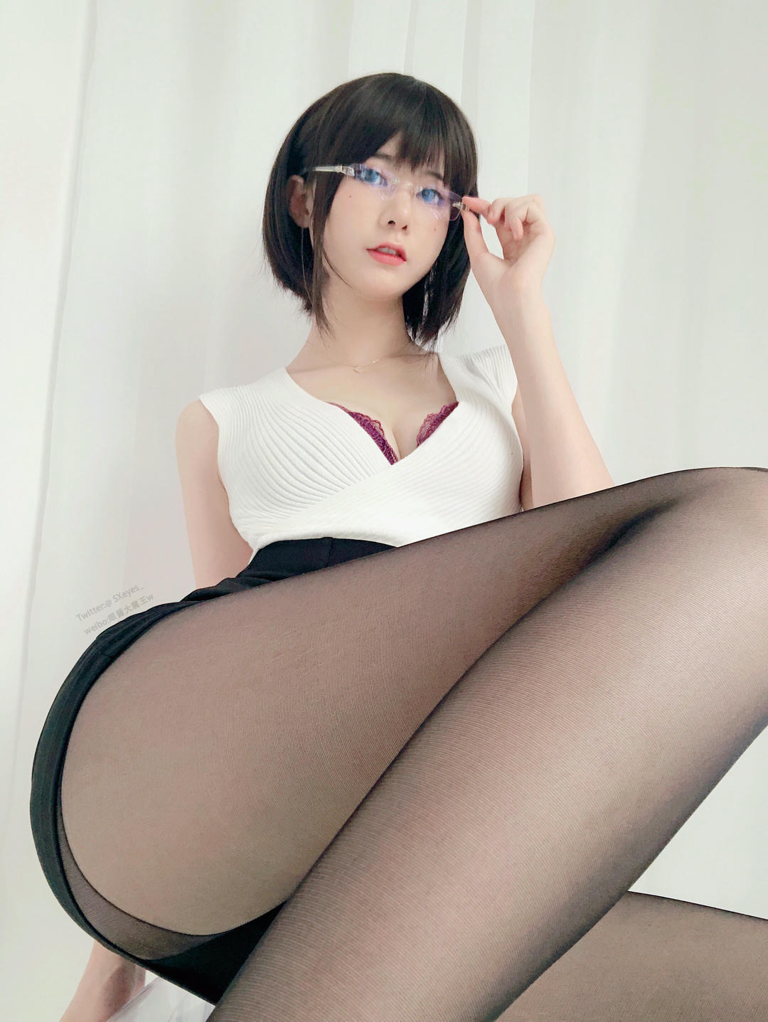 眼酱大魔王w NO.008 办公小姐姐w [26P-89MB]_第1集