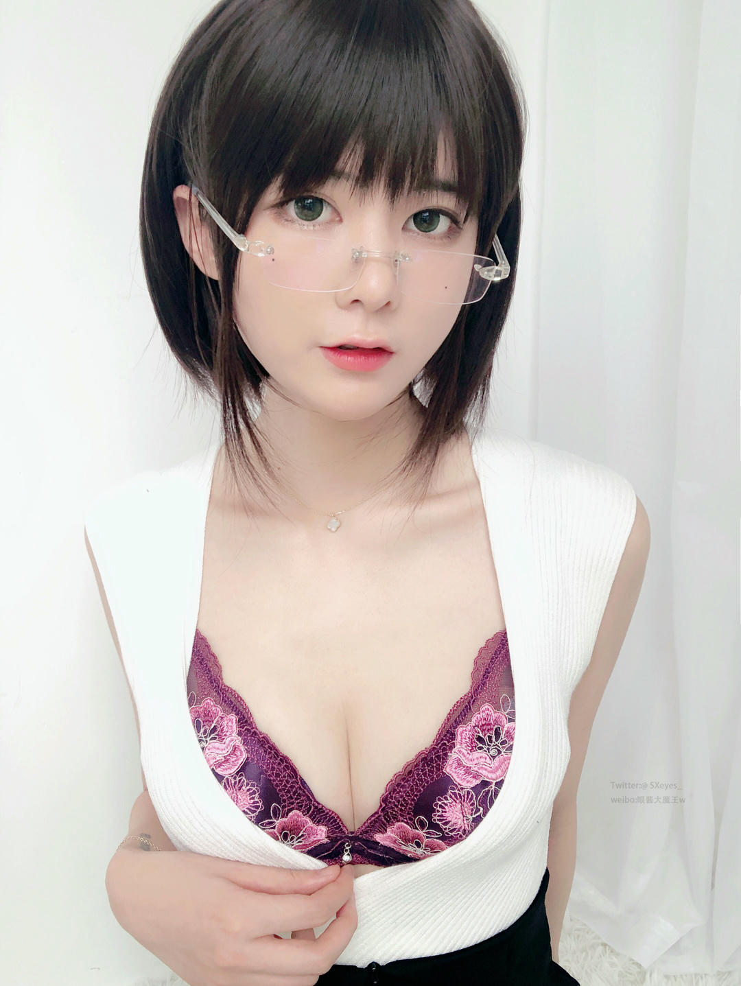 眼酱大魔王w NO.008 办公小姐姐w [26P-89MB]_第1集