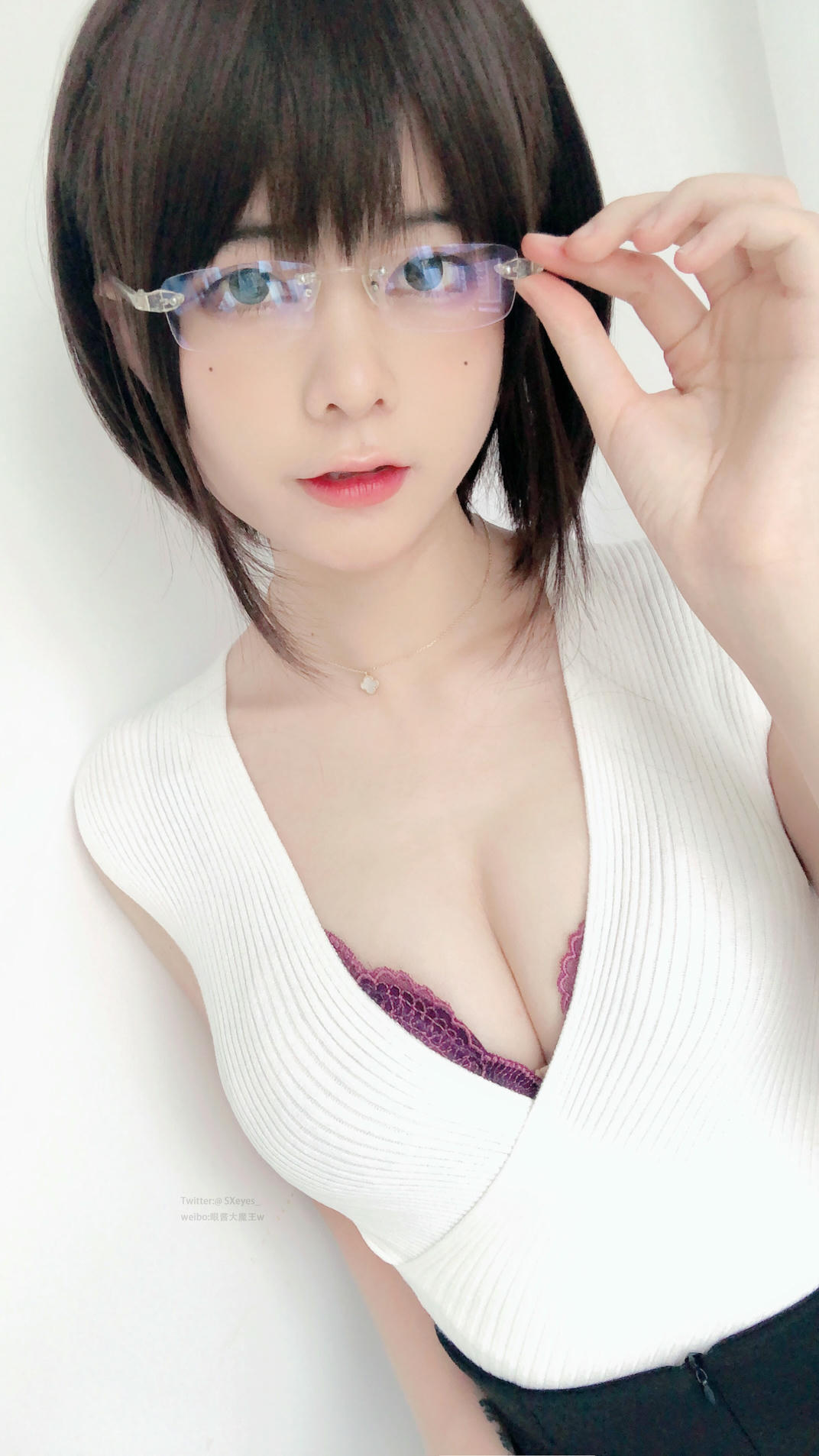 眼酱大魔王w NO.008 办公小姐姐w [26P-89MB]_第1集