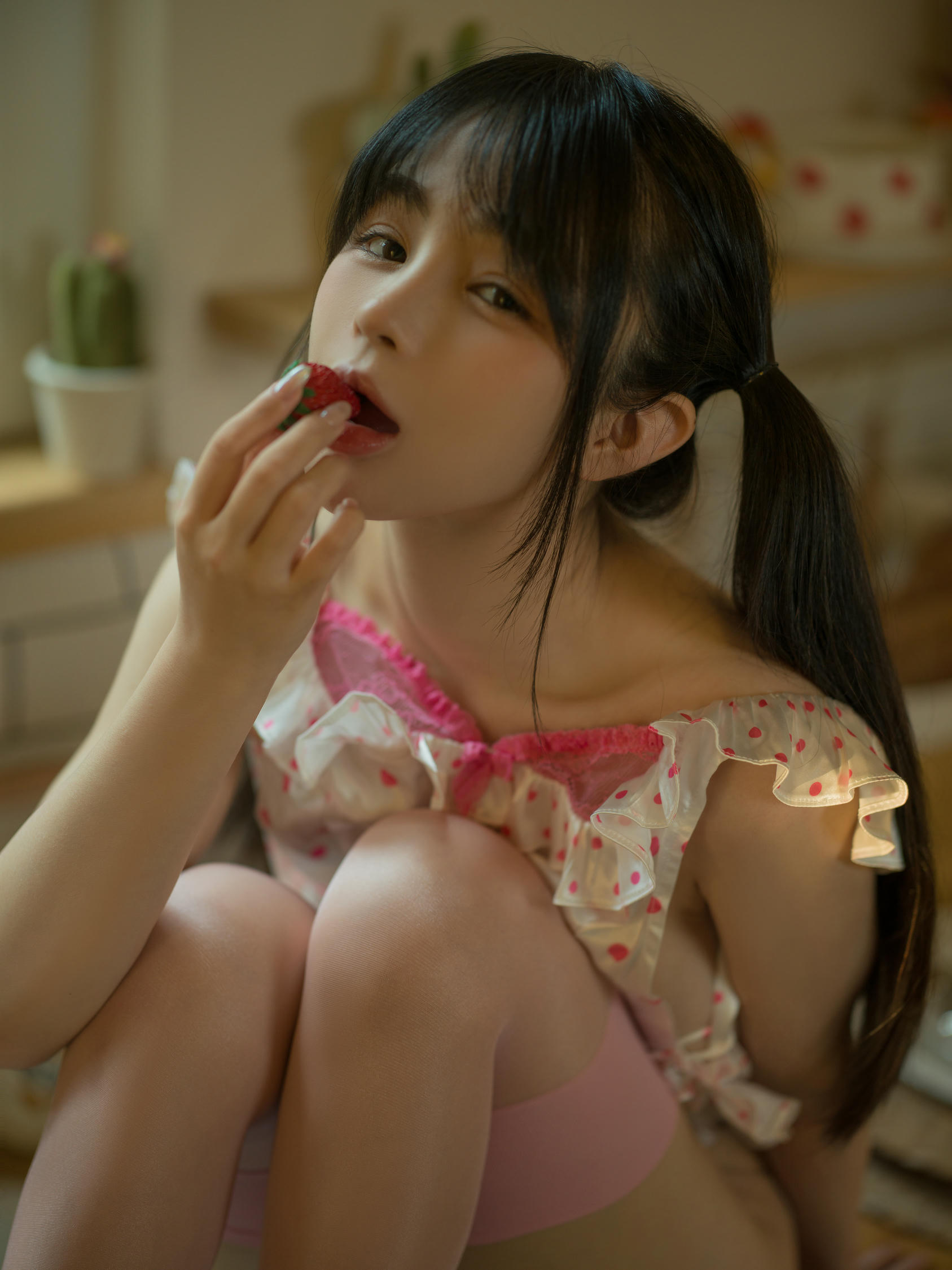 樱井宁宁-桜井宁宁 NO.089 围裙厨房 草莓物语 [85P-710MB]_第2集