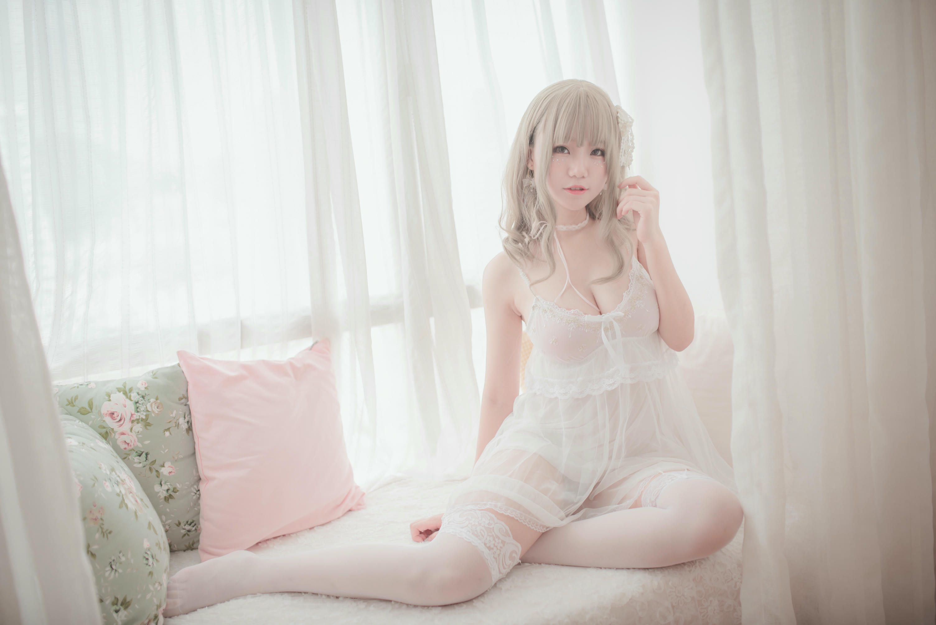 Yoko宅夏 NO.001 白色丝质连衣裙 [26P-161MB]_第1集