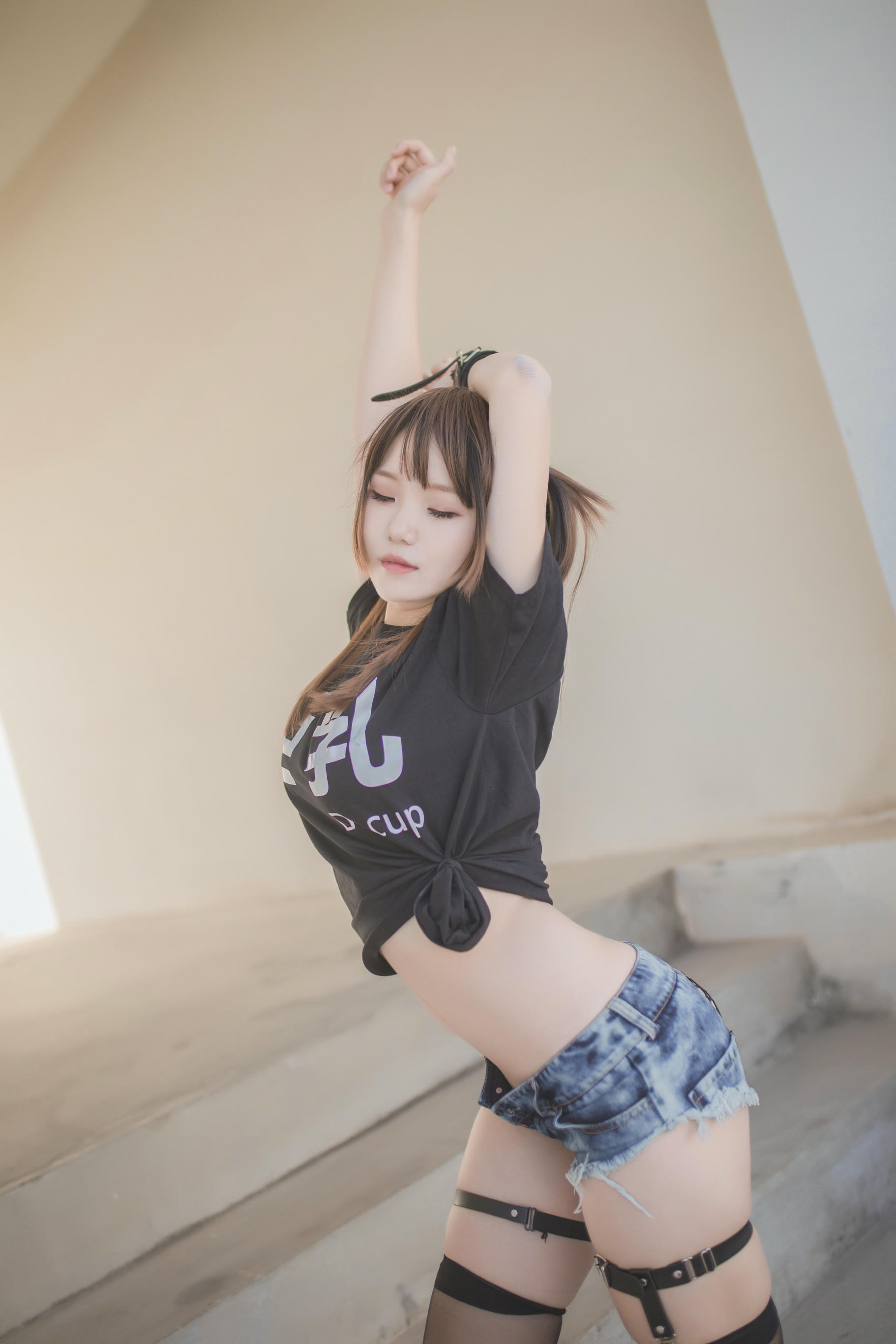 Yoko宅夏 NO.005 巨乳 [28P-146MB]_第1集