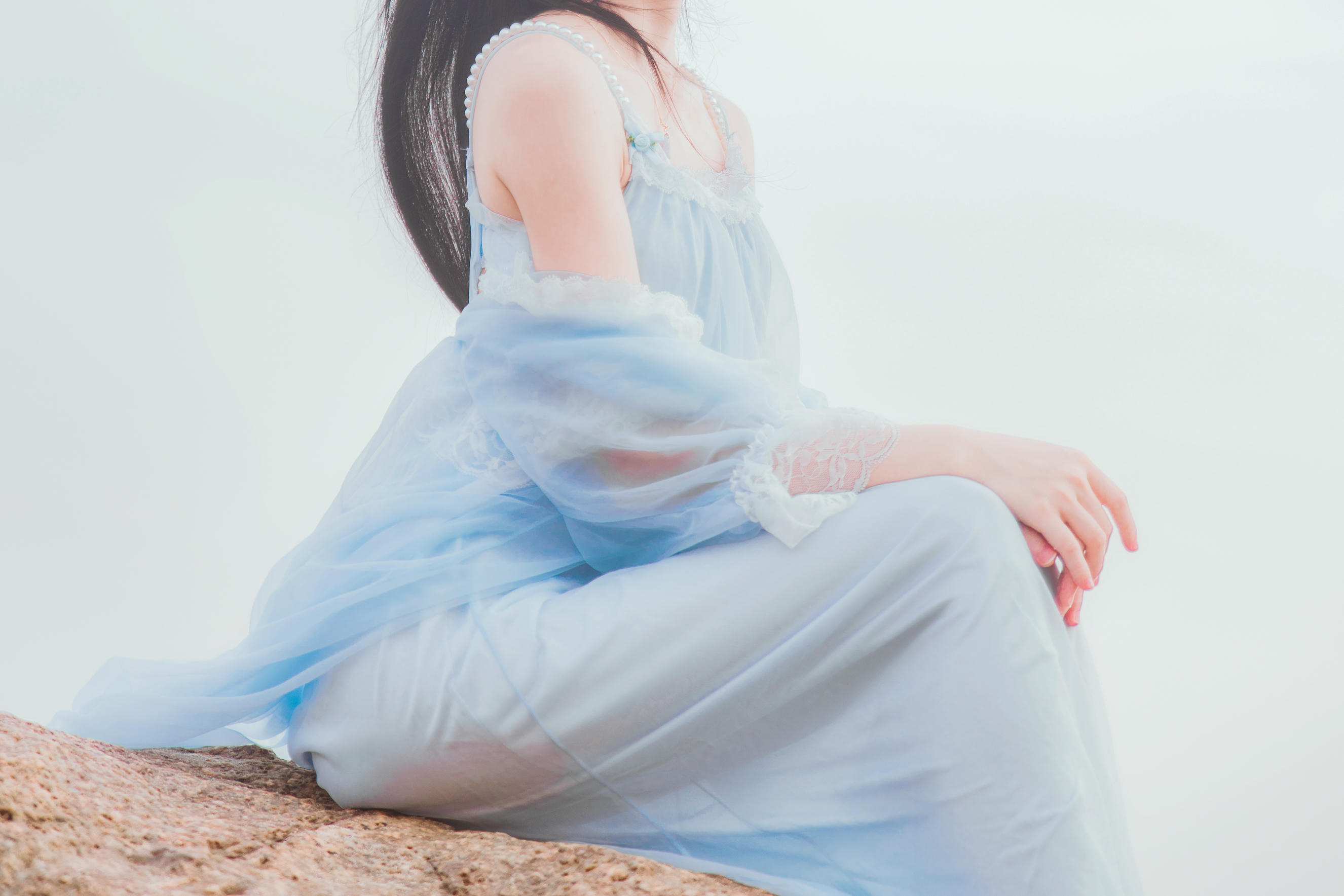 桜桃喵 NO.012 冬眠 长裙 [14P-233MB]_第1集