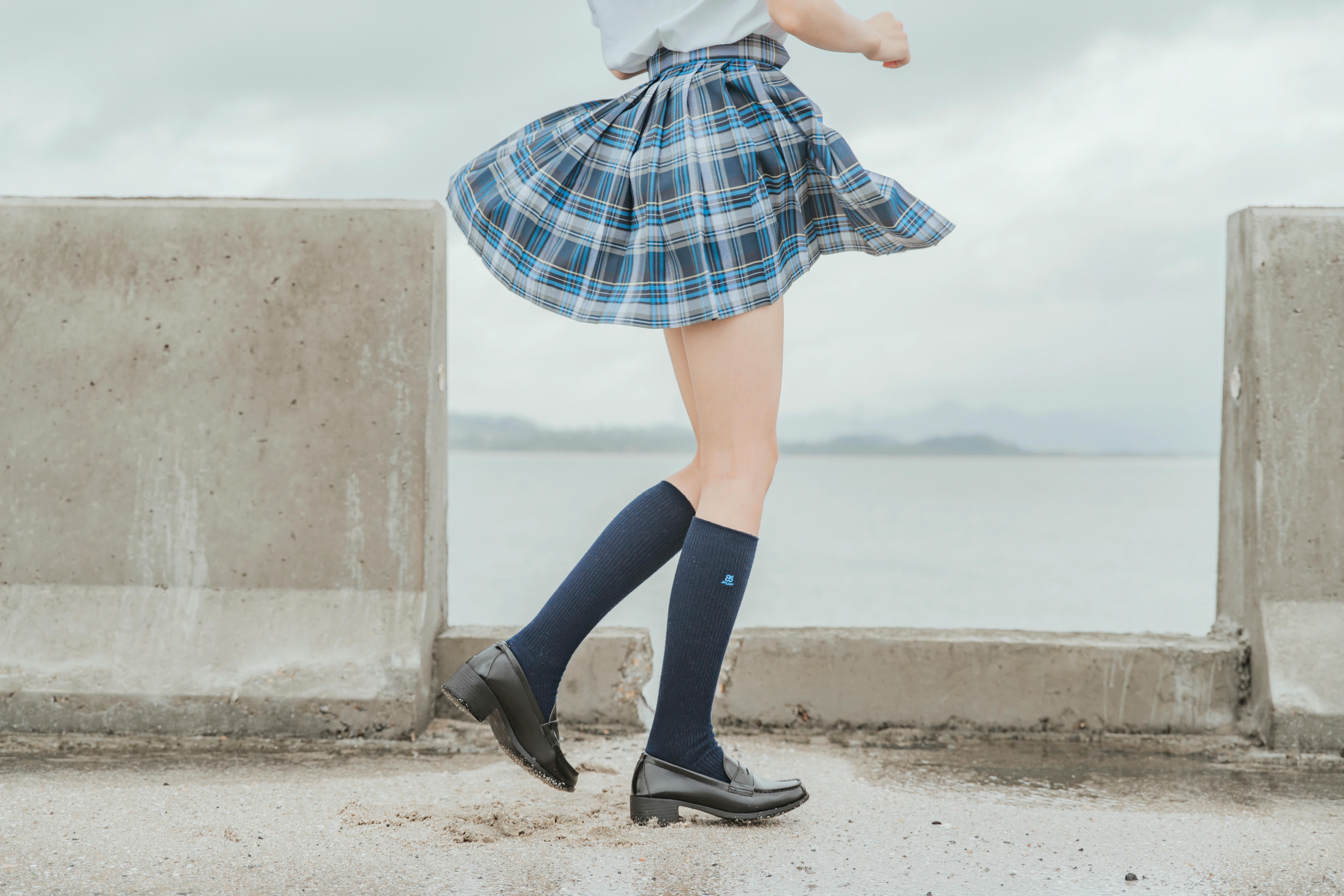 桜桃喵 NO.019 耳畔的风 [27P-377MB]_第1集