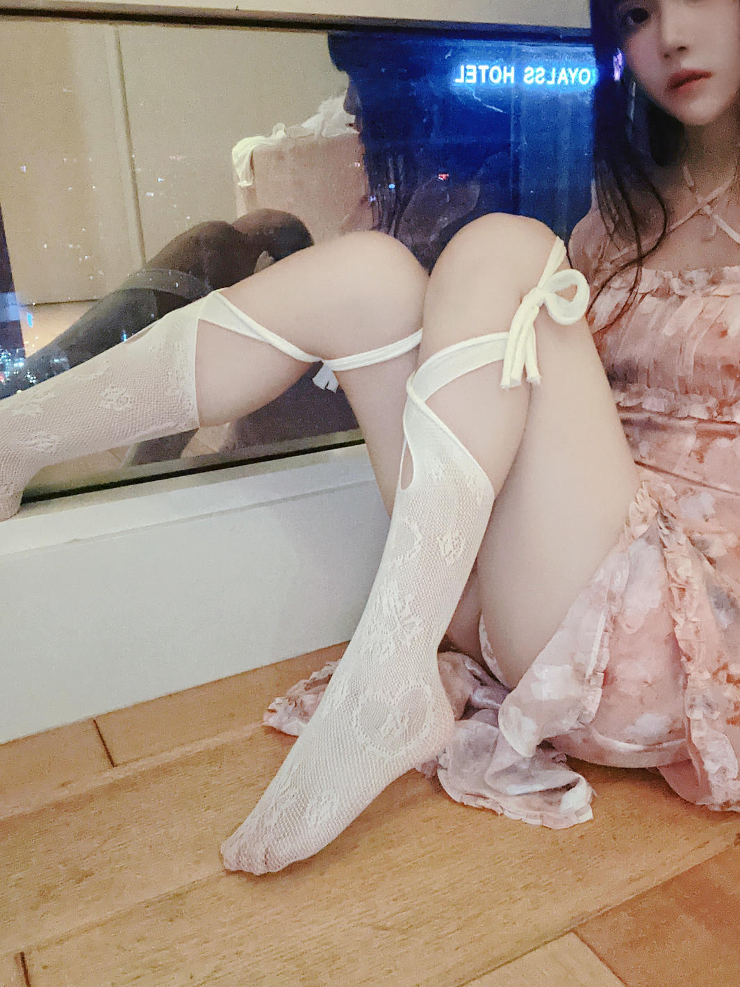 桜桃喵 NO.192 花束自拍 [28P-184.79MB]_第1集