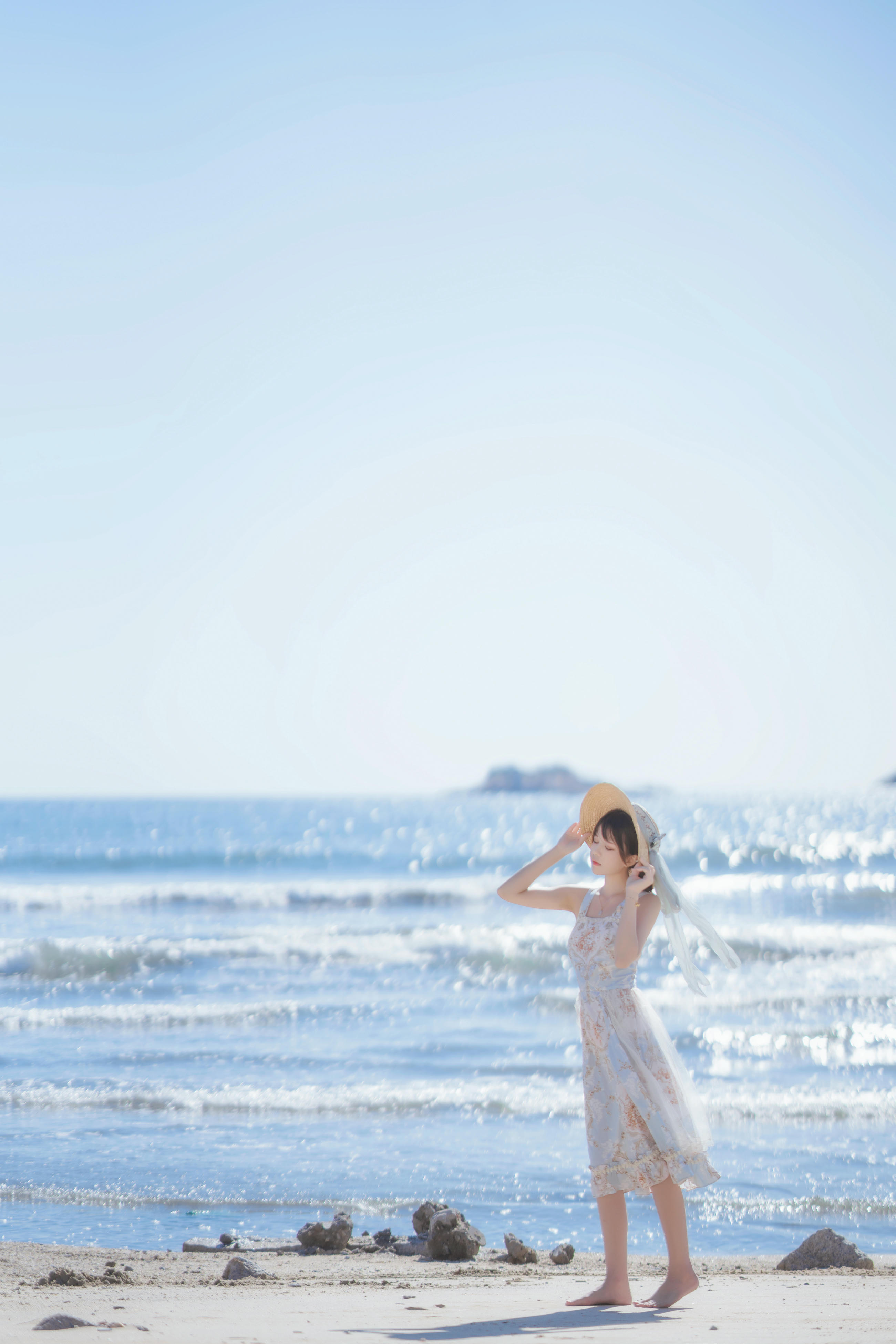 桜桃喵 NO.193 发光的海 [18P-132MB]_第1集