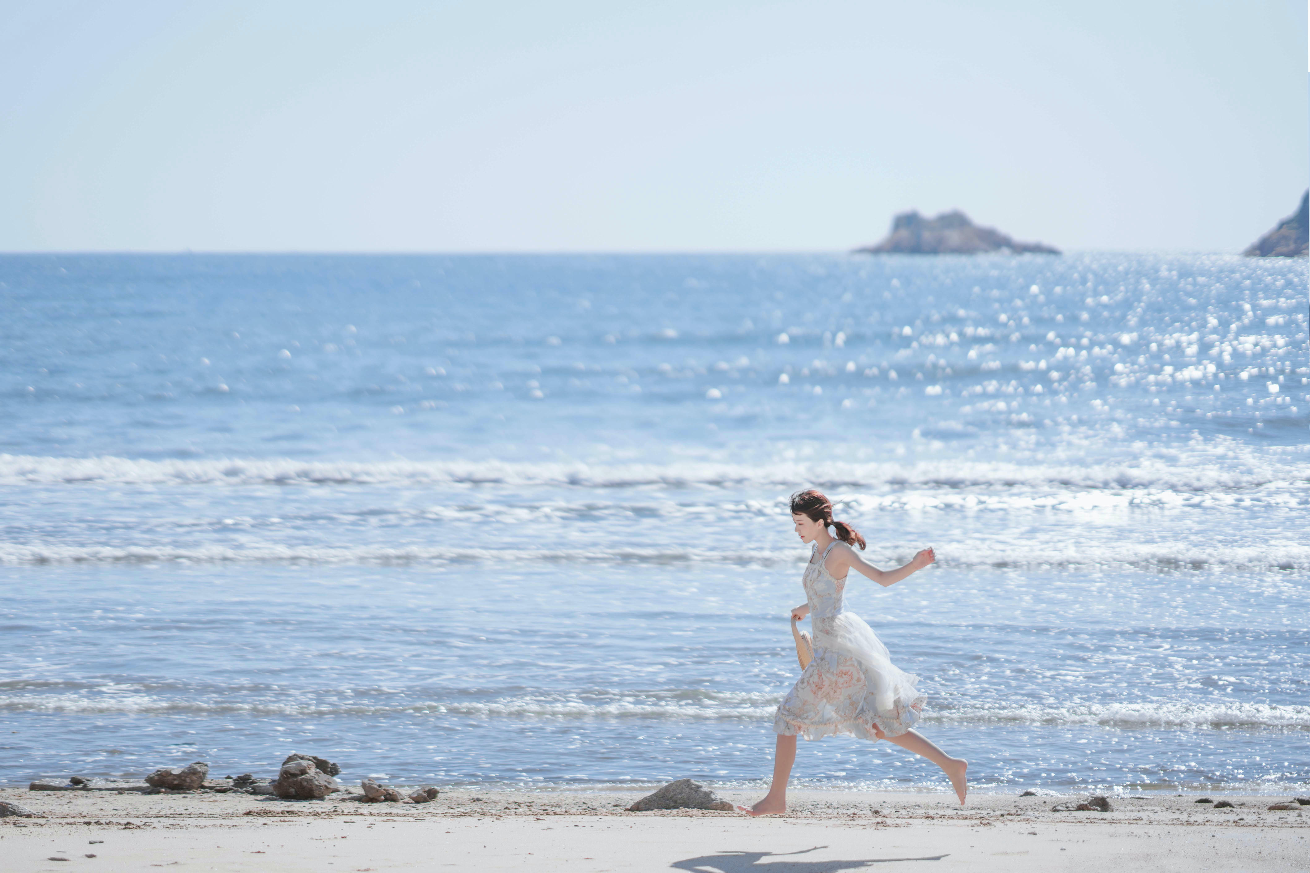 桜桃喵 NO.193 发光的海 [18P-132MB]_第1集