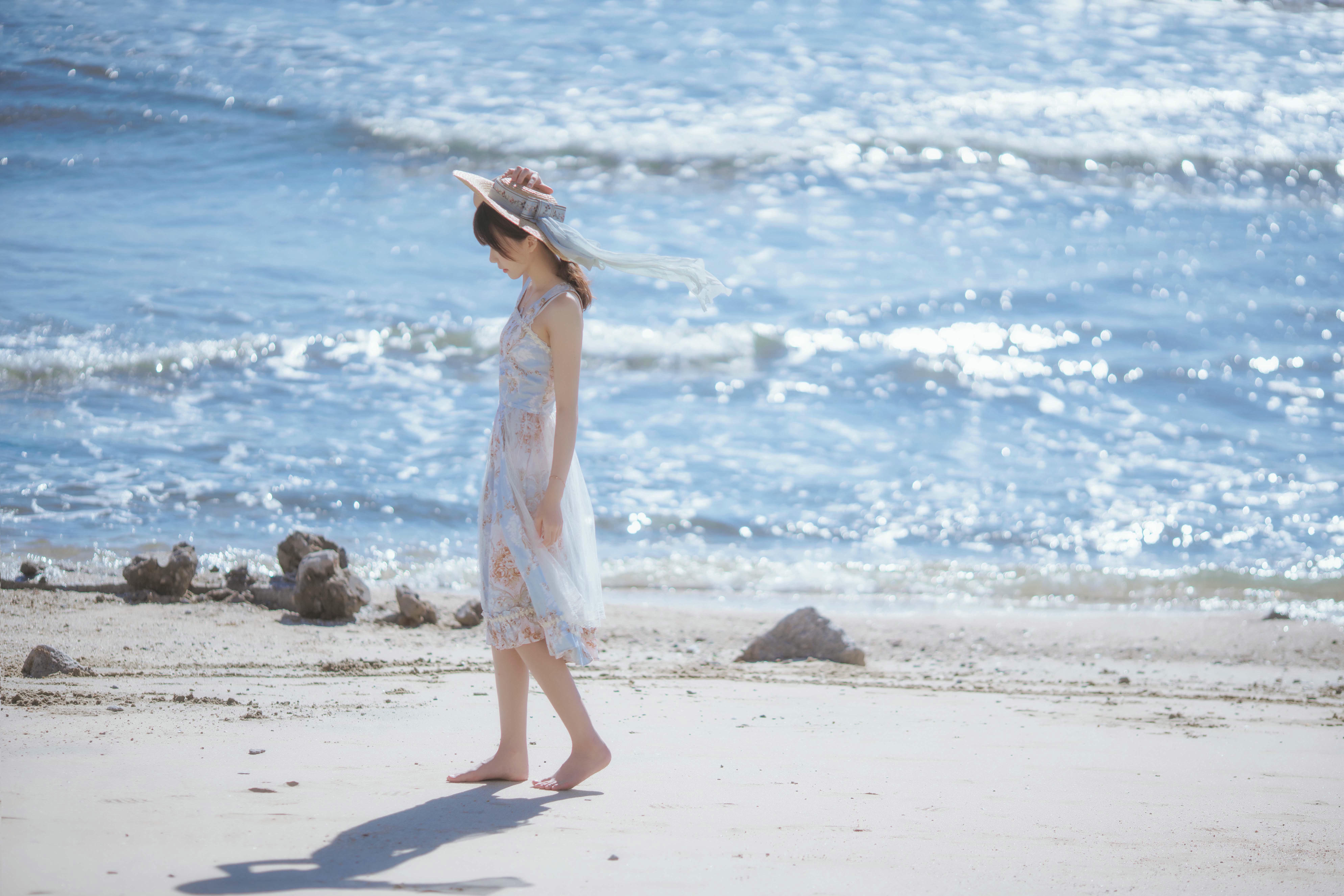 桜桃喵 NO.193 发光的海 [18P-132MB]_第1集