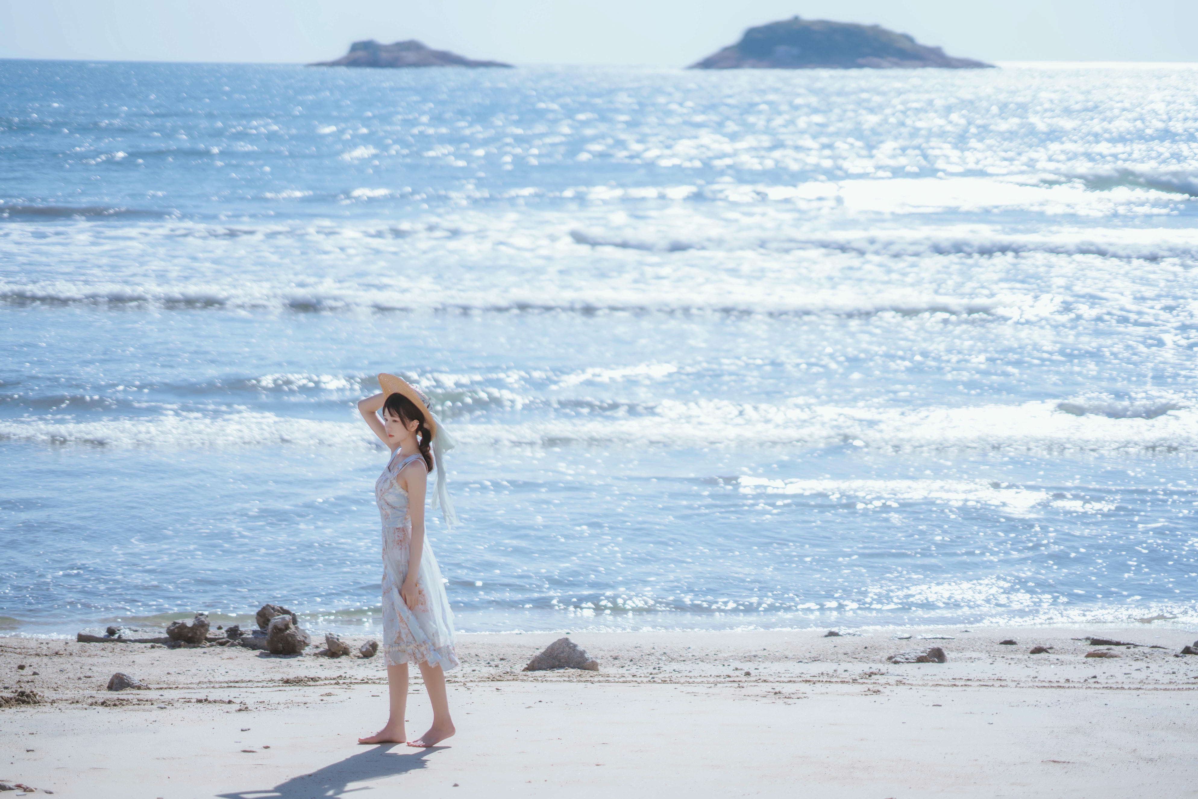 桜桃喵 NO.193 发光的海 [18P-132MB]_第1集