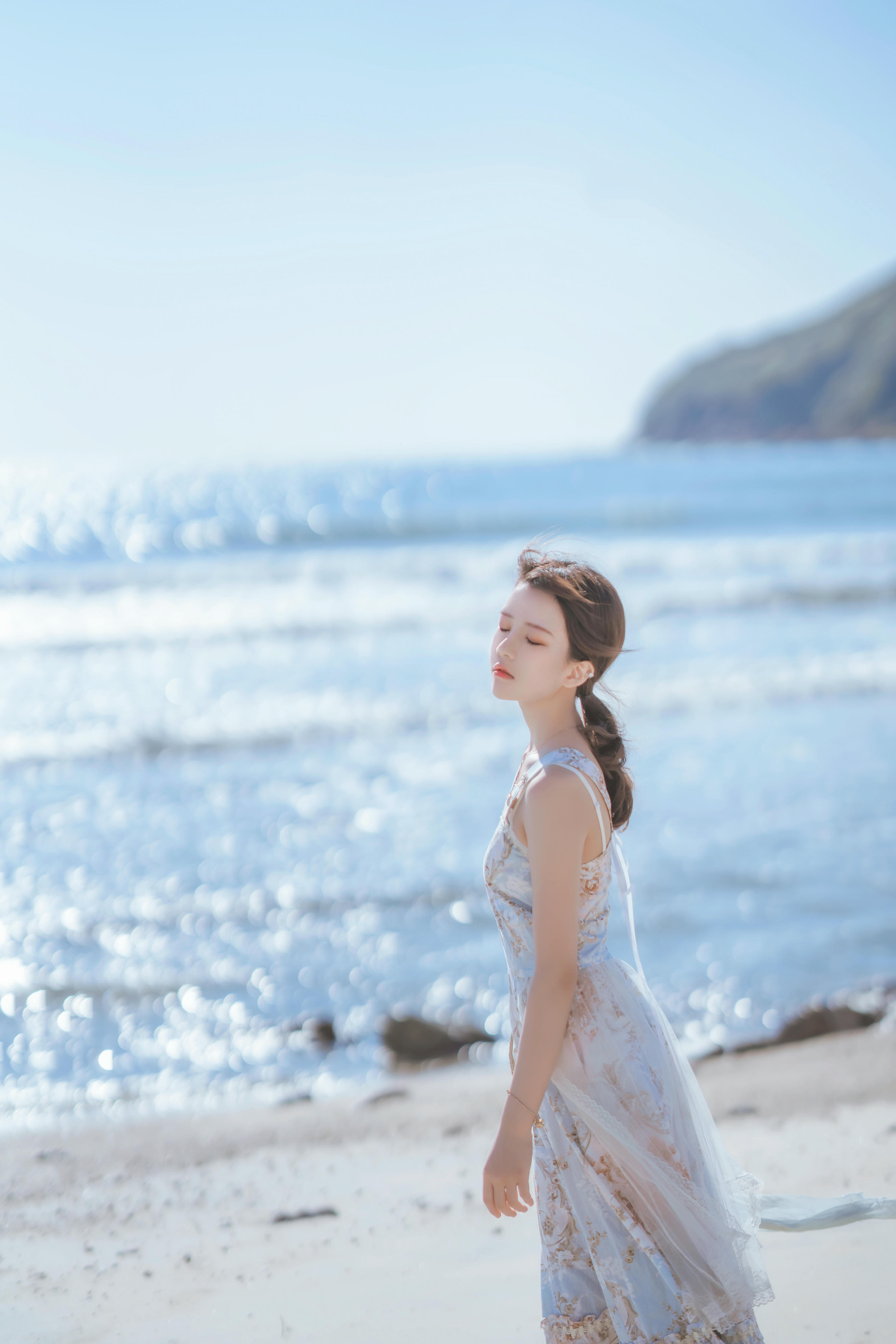 桜桃喵 NO.193 发光的海 [18P-132MB]_第1集