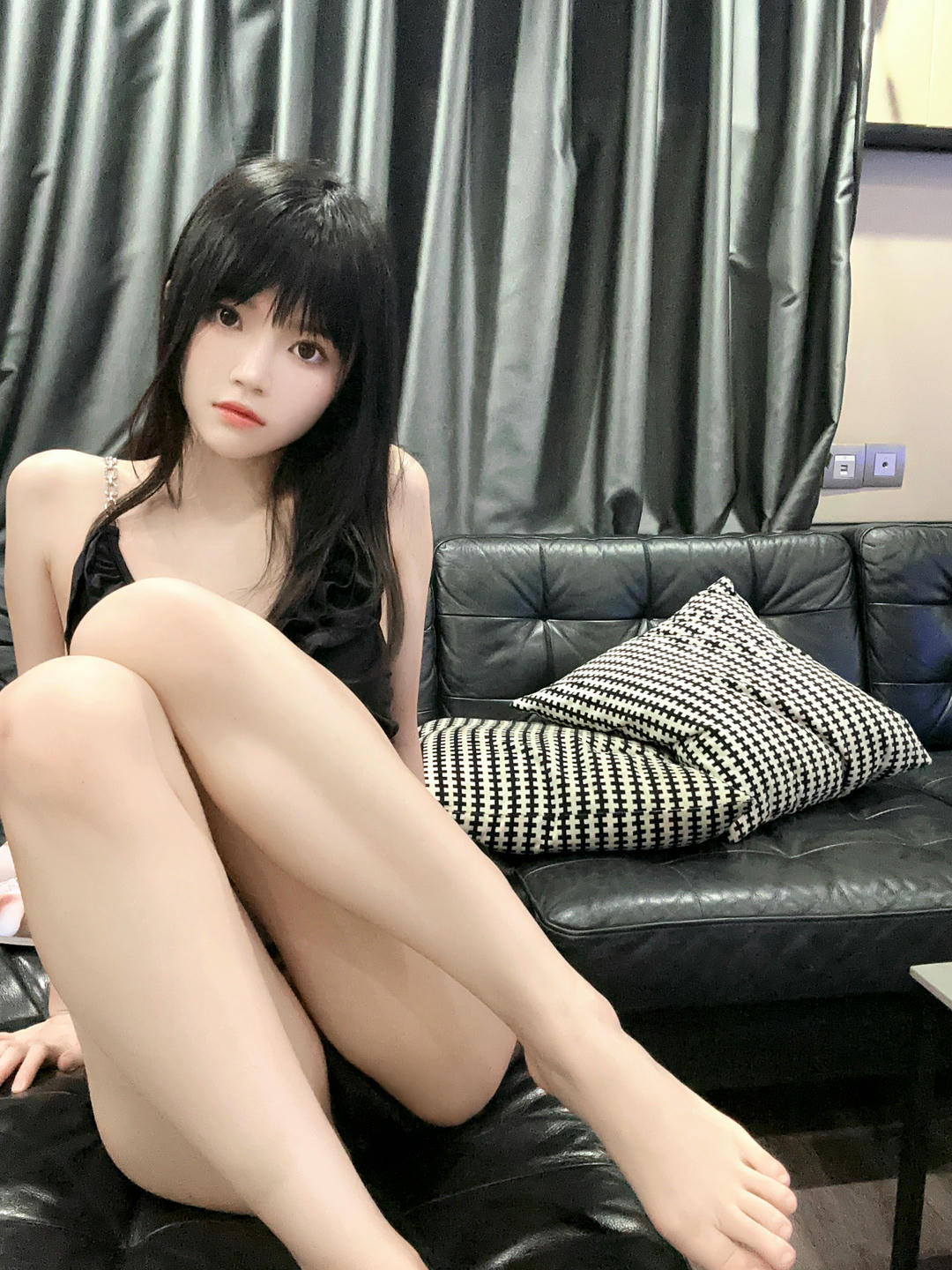 桜桃喵 NO.203 银色高跟鞋自拍 [8P-52.63 MB]_第1集