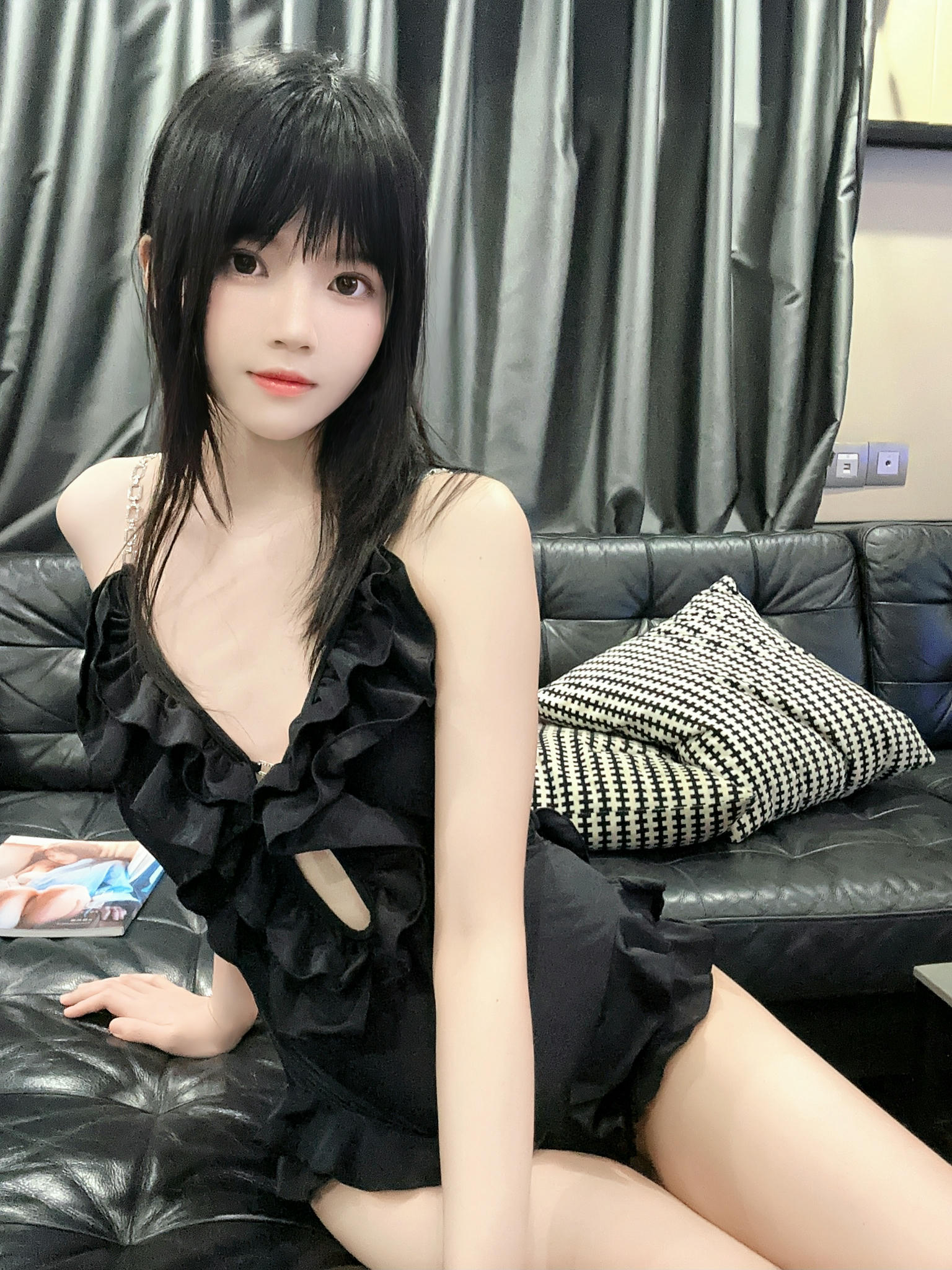 桜桃喵 NO.203 银色高跟鞋自拍 [8P-52.63 MB]_第1集