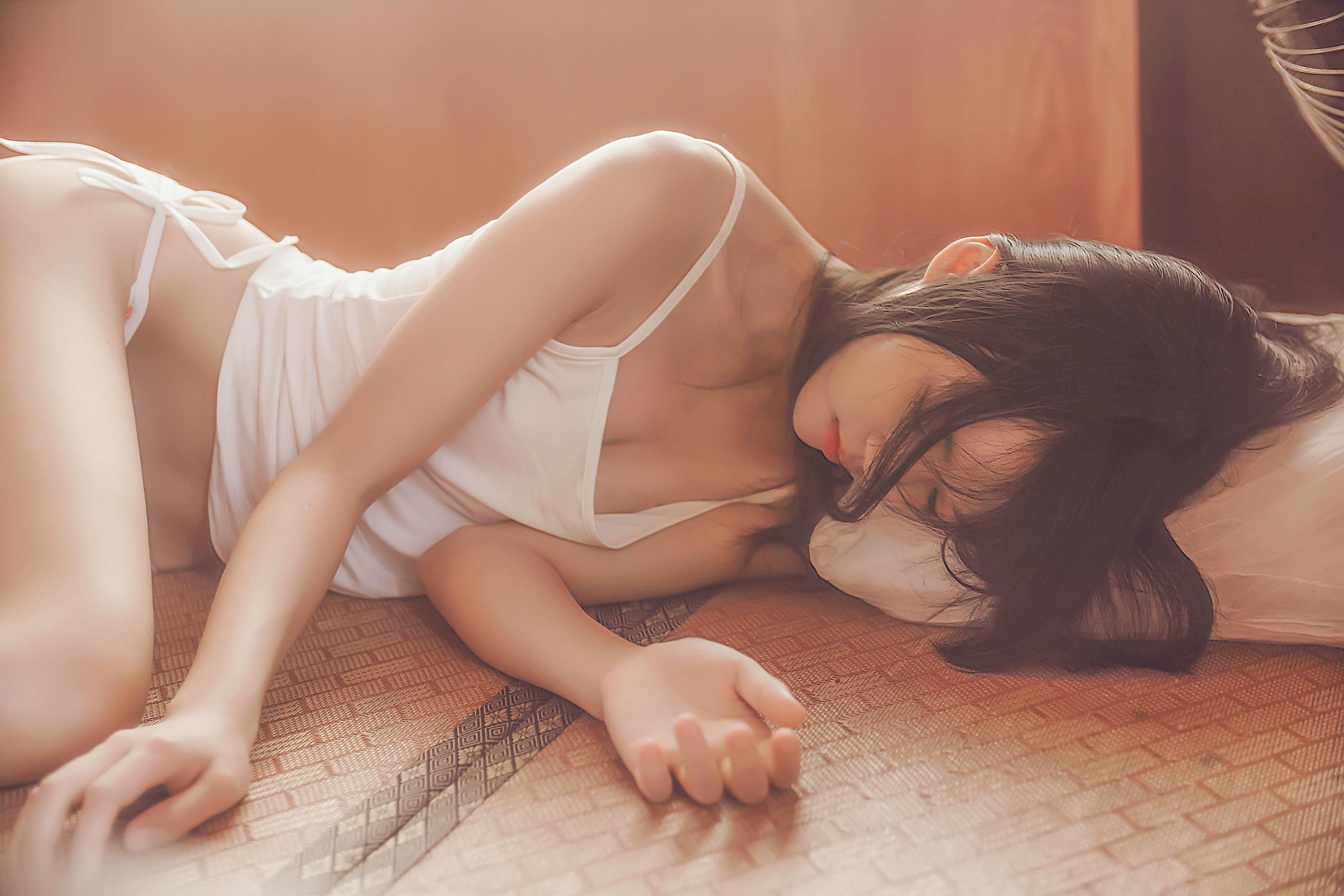 桜桃喵 NO.007 未熟1 小背心换水手服 [144P-1.43GB]_第1集