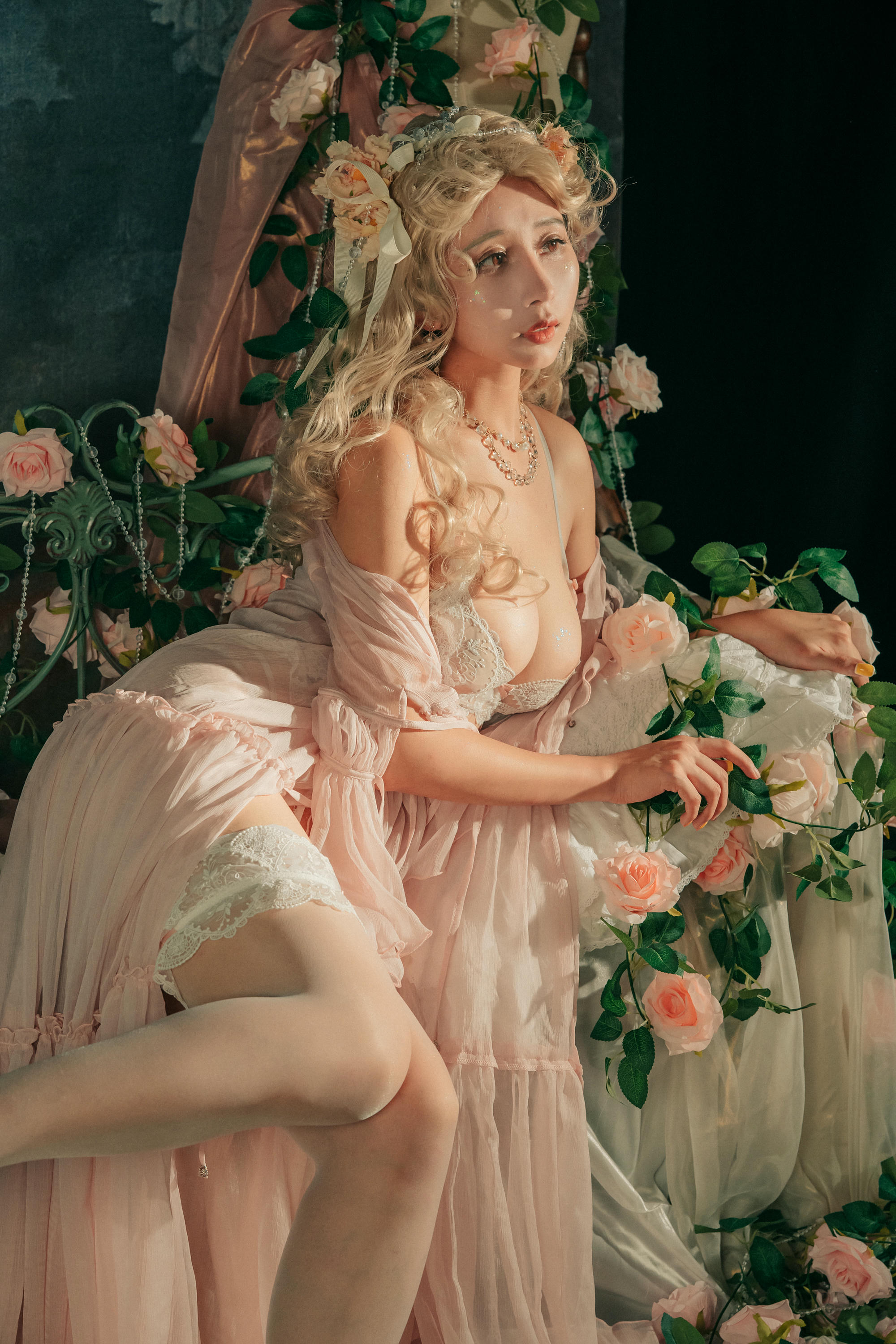 云溪溪 NO.010 奶桃 油画少女 [40P1V-1.66GB]_第1集