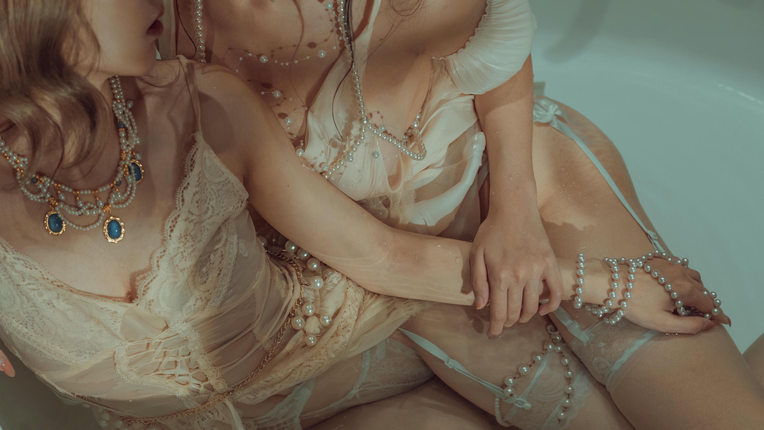 云溪溪 NO.017 奶桃 双人百合 [61P-595MB]_第2集