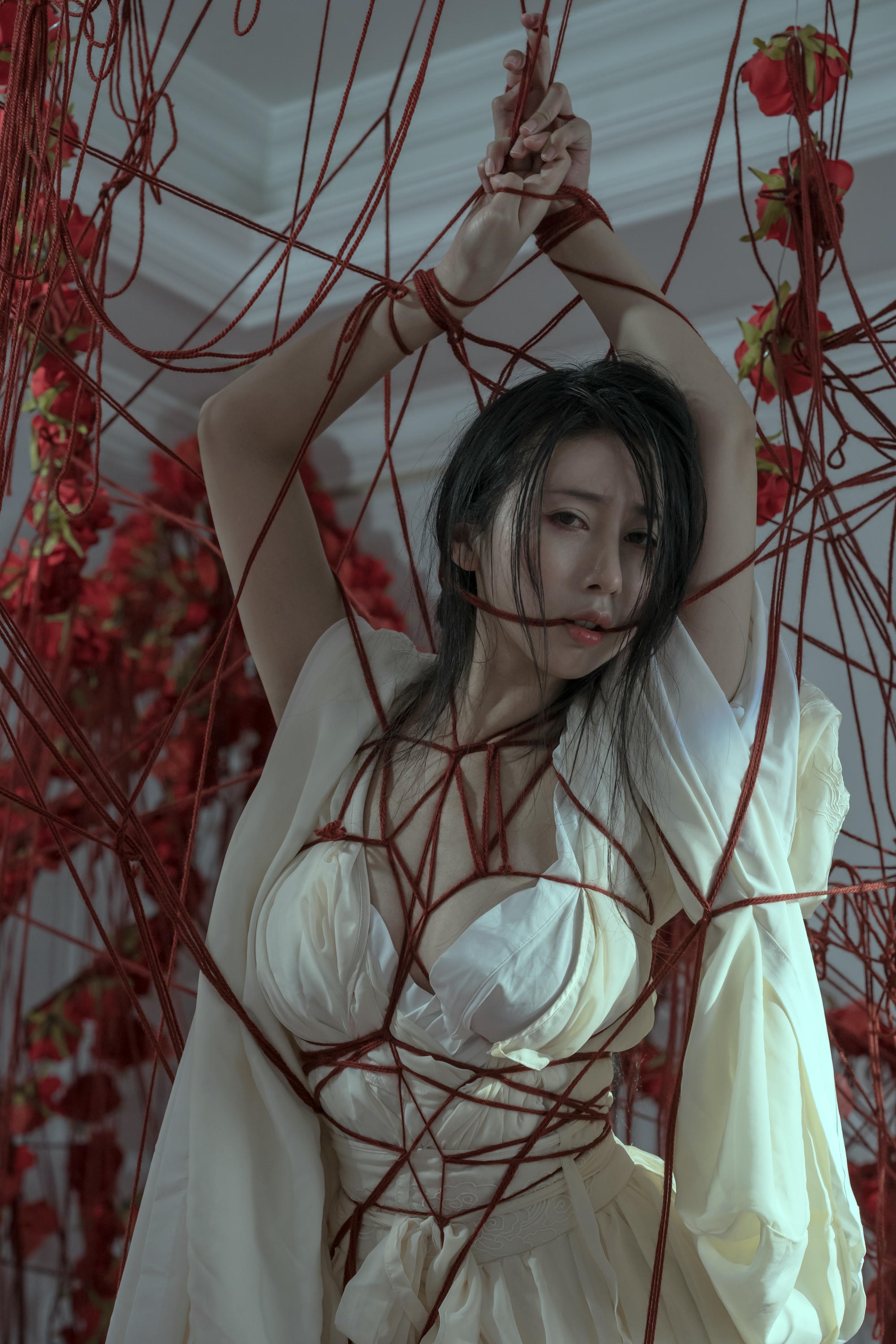 云溪溪 NO.022 奶桃 囚鸟 [64P 768MB]_第1集