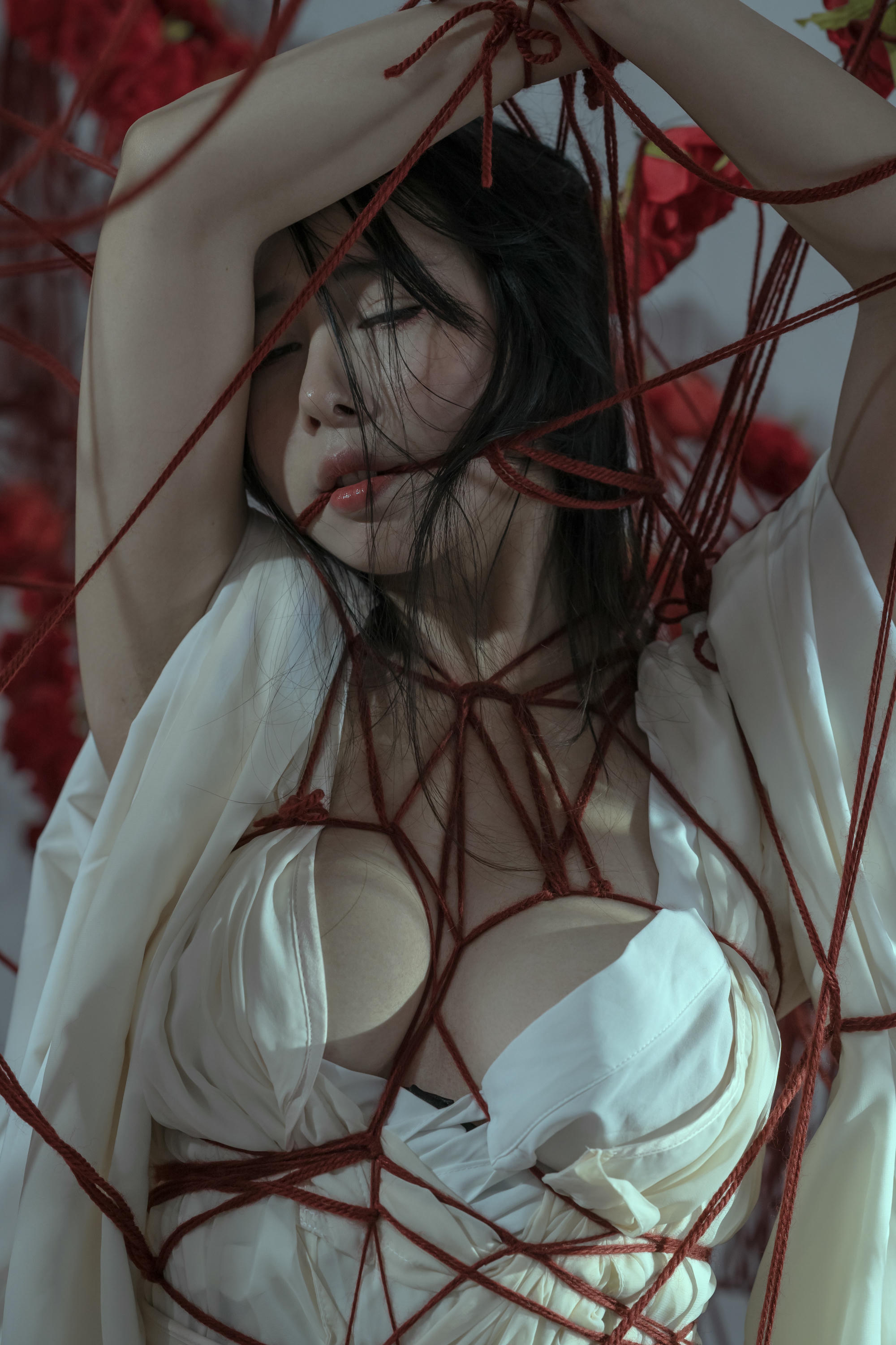 云溪溪 NO.022 奶桃 囚鸟 [64P 768MB]_第1集