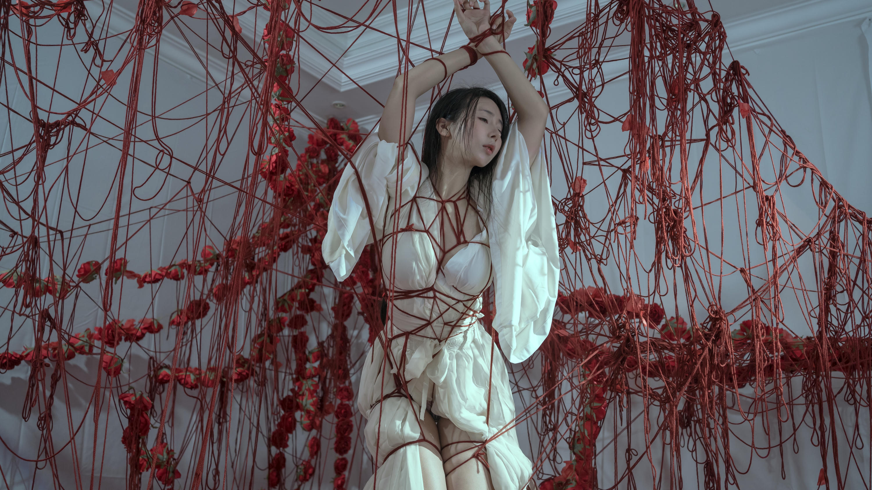 云溪溪 NO.022 奶桃 囚鸟 [64P 768MB]_第1集