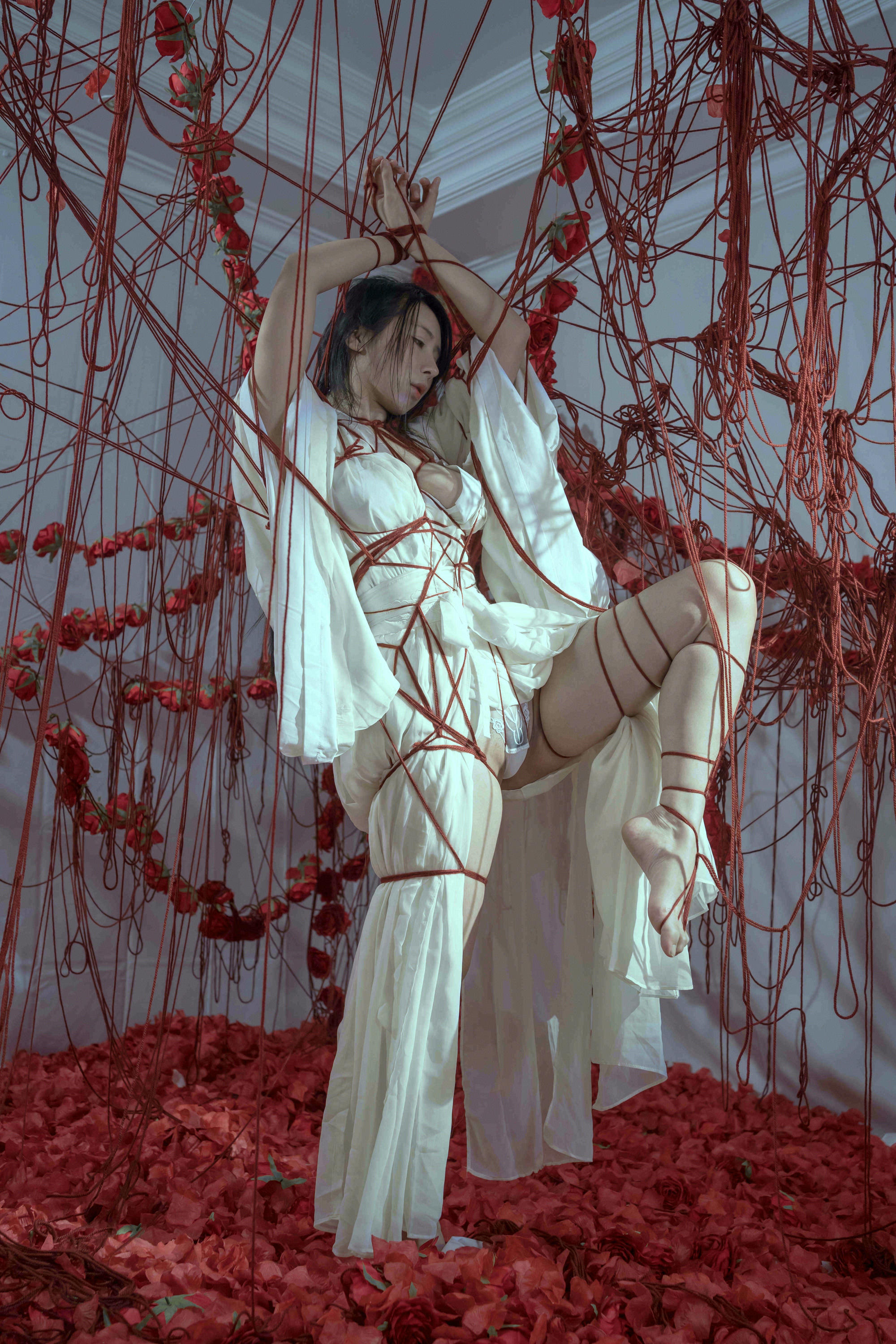 云溪溪 NO.022 奶桃 囚鸟 [64P 768MB]_第1集