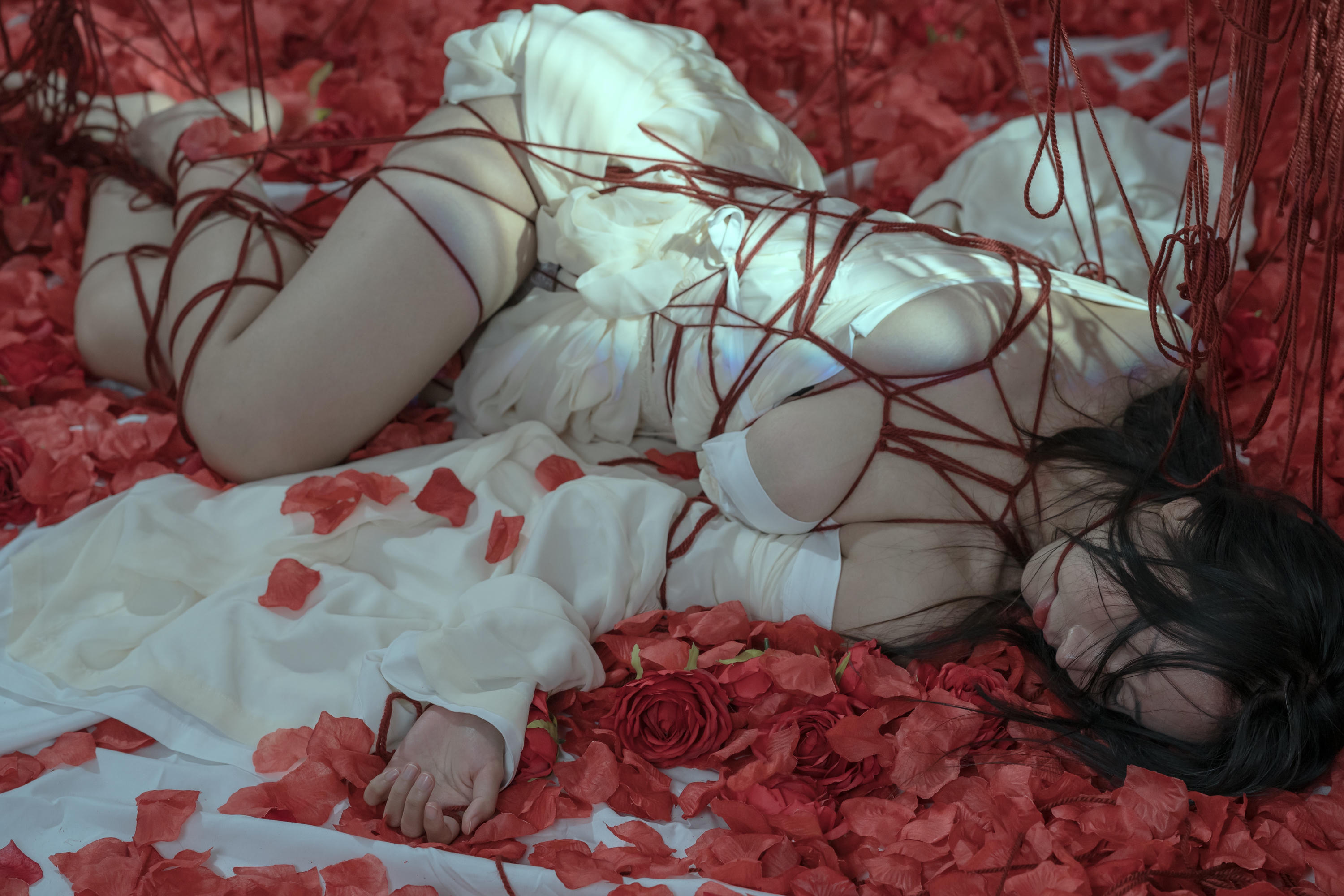 云溪溪 NO.022 奶桃 囚鸟 [64P 768MB]_第3集