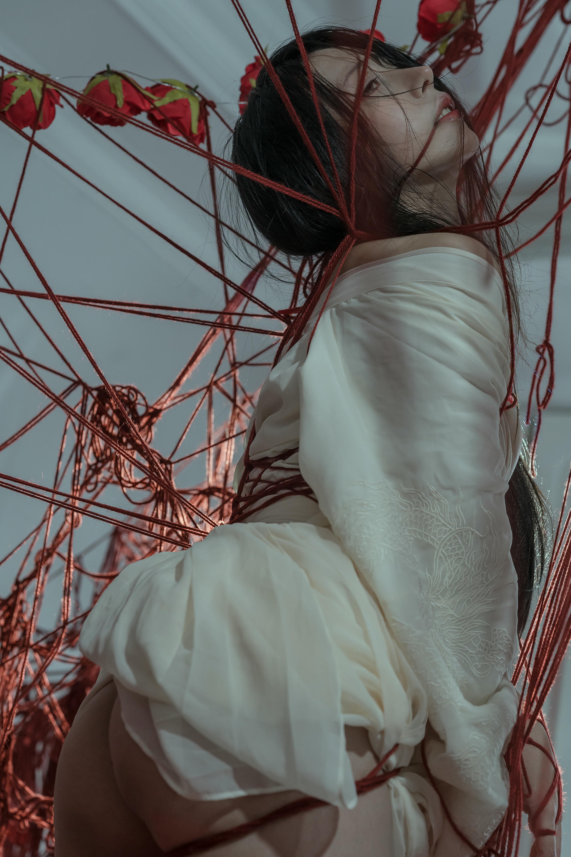 云溪溪 NO.022 奶桃 囚鸟 [64P 768MB]_第3集