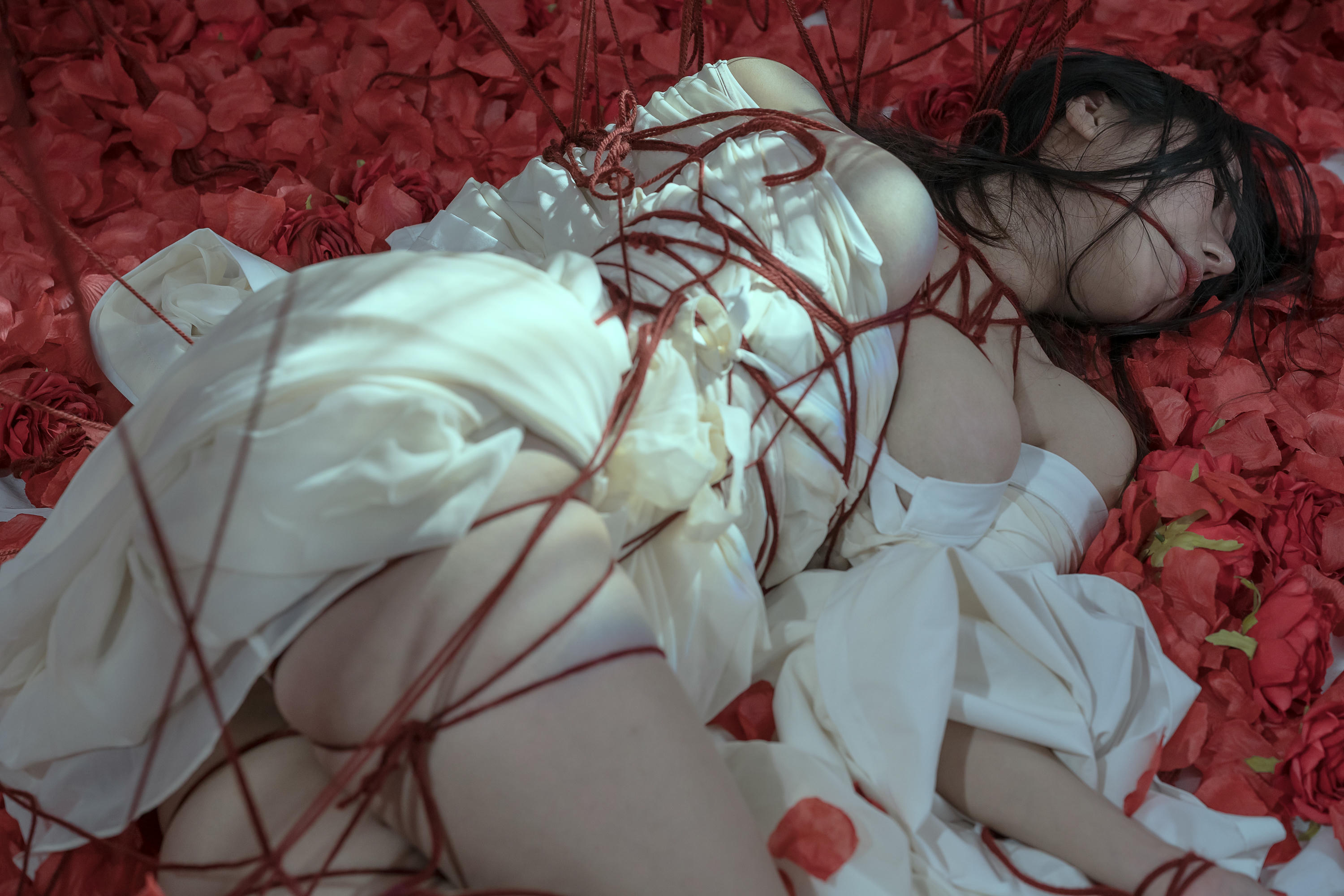 云溪溪 NO.022 奶桃 囚鸟 [64P 768MB]_第3集