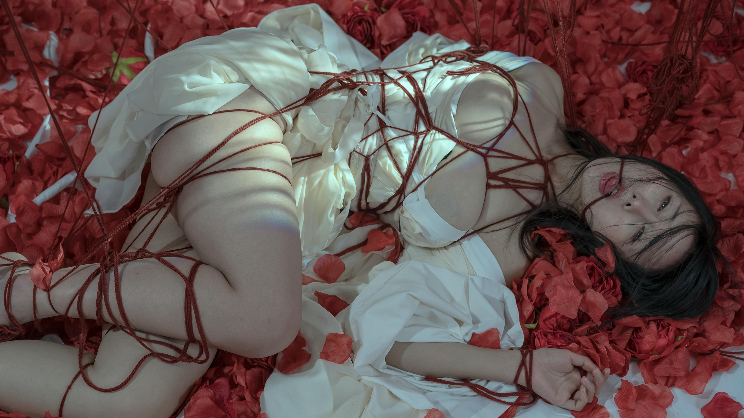 云溪溪 NO.022 奶桃 囚鸟 [64P 768MB]_第3集