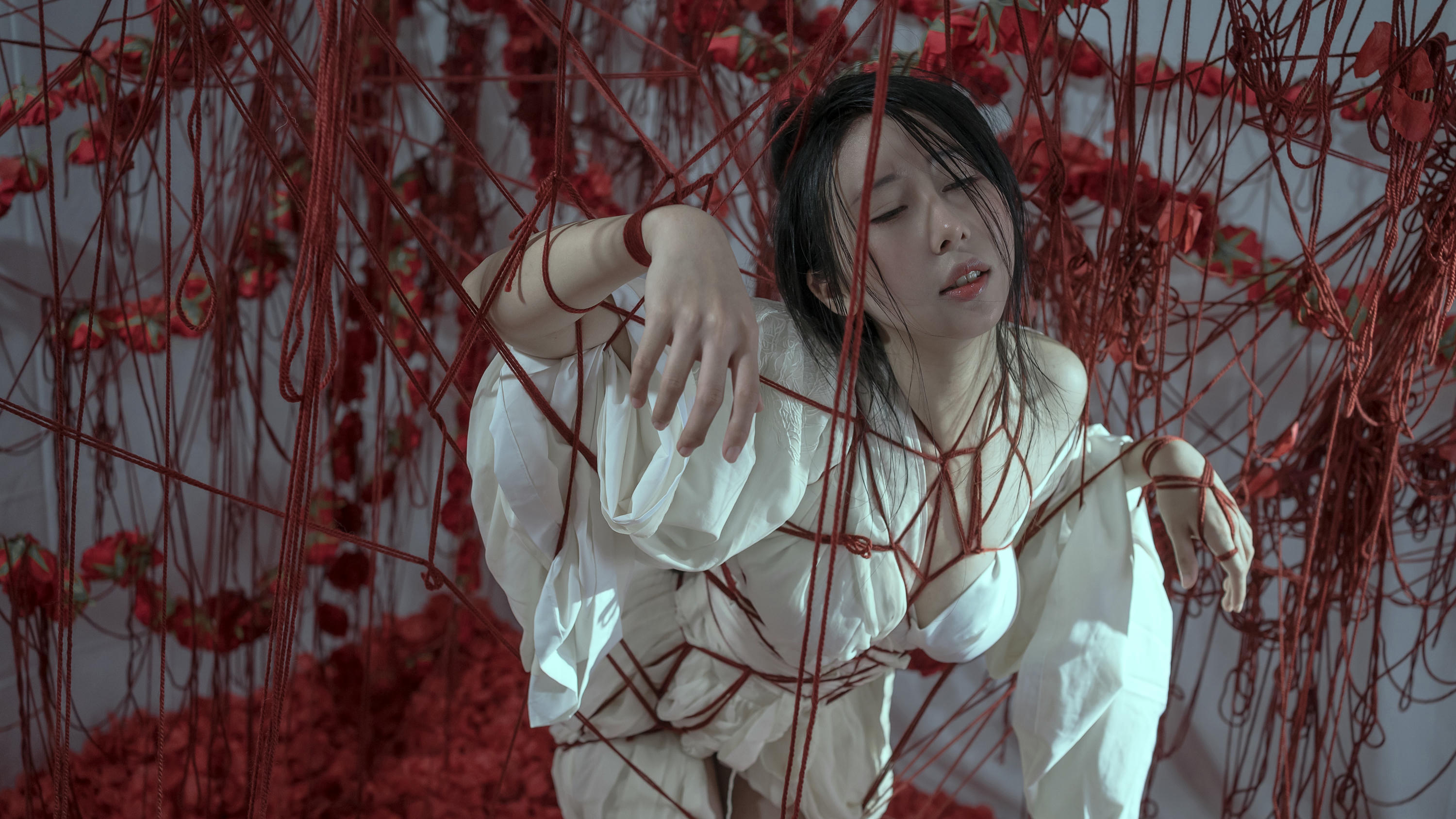 云溪溪 NO.022 奶桃 囚鸟 [64P 768MB]_第3集